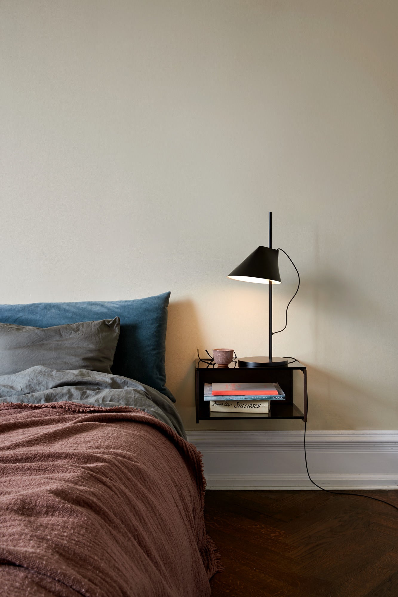 Stolní lampa YUH černá