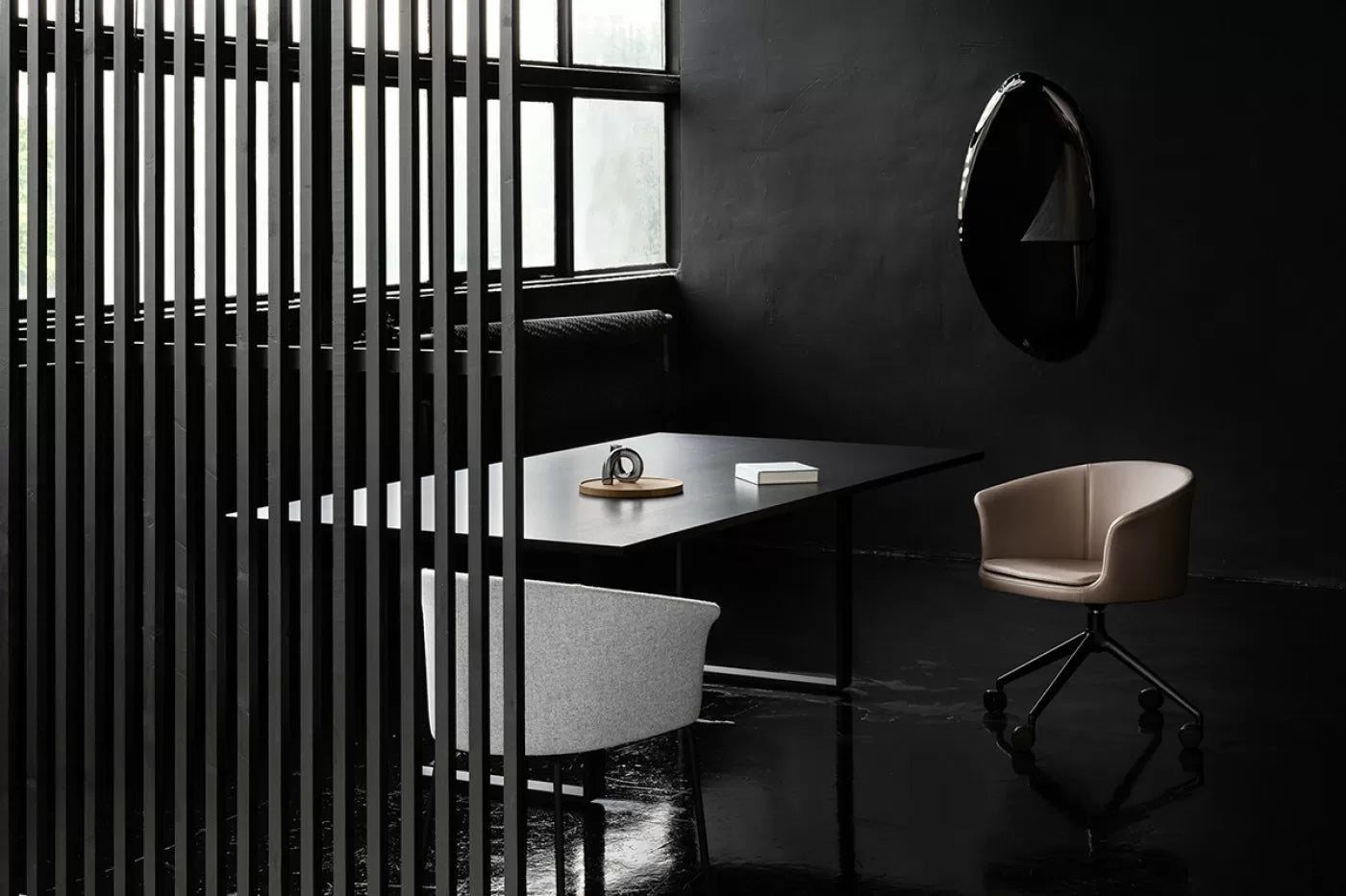 TAFLA O Mirror with Jade Transition