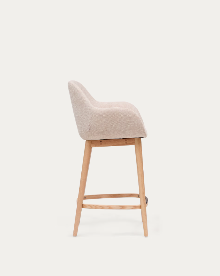 Beige riding chair with ash base