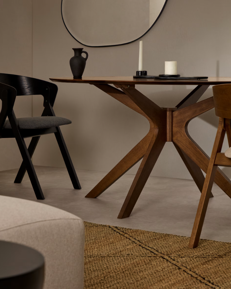 Stůl NAANIM ořechový dýhovaný