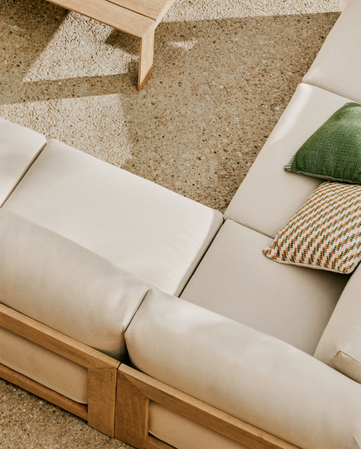 Zahradní rohová sedačka AMBRA z akáciového dřeva s krémovým sedákem