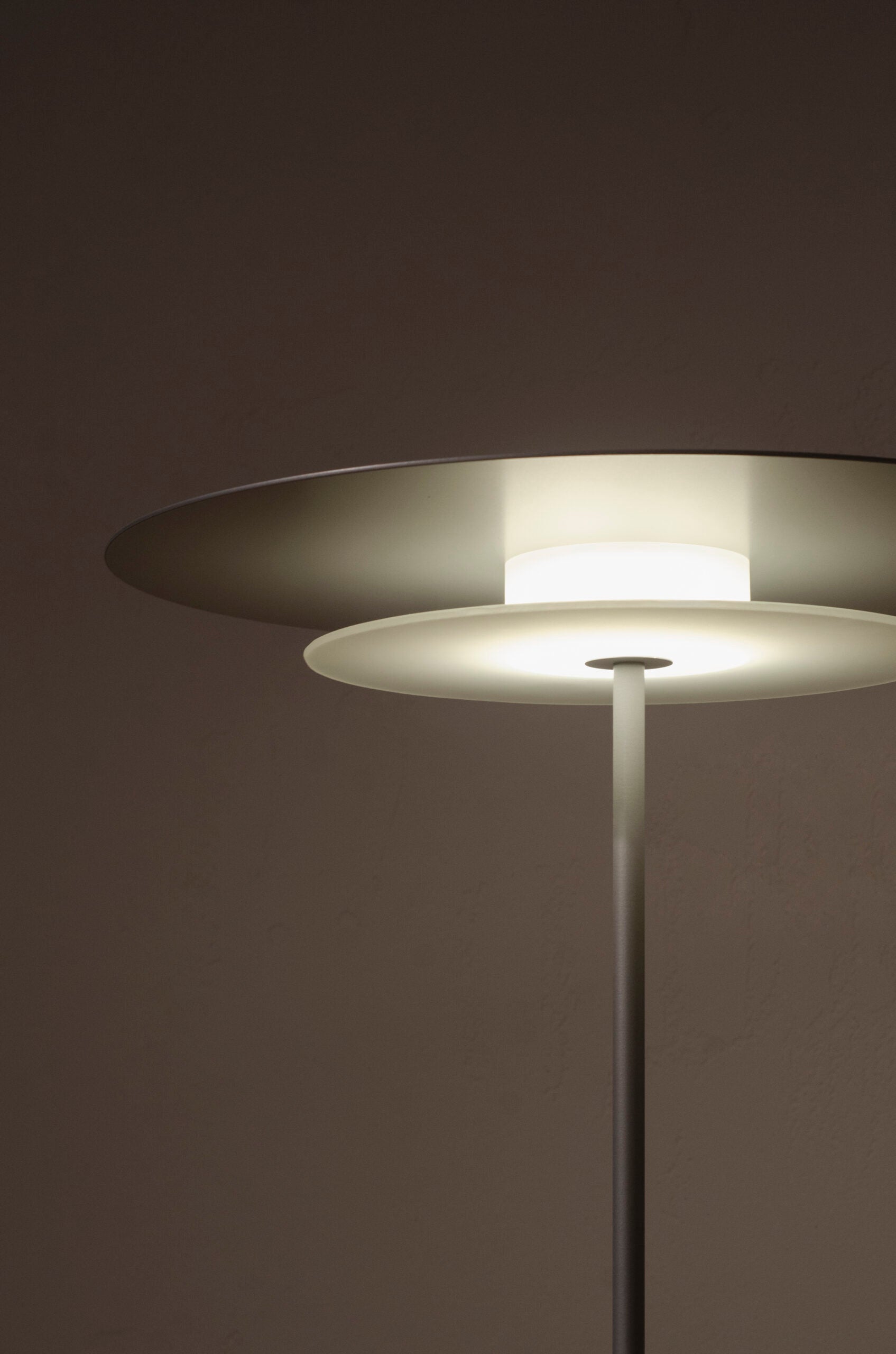 Personalizovaná podlahová lampa AEROPLAN