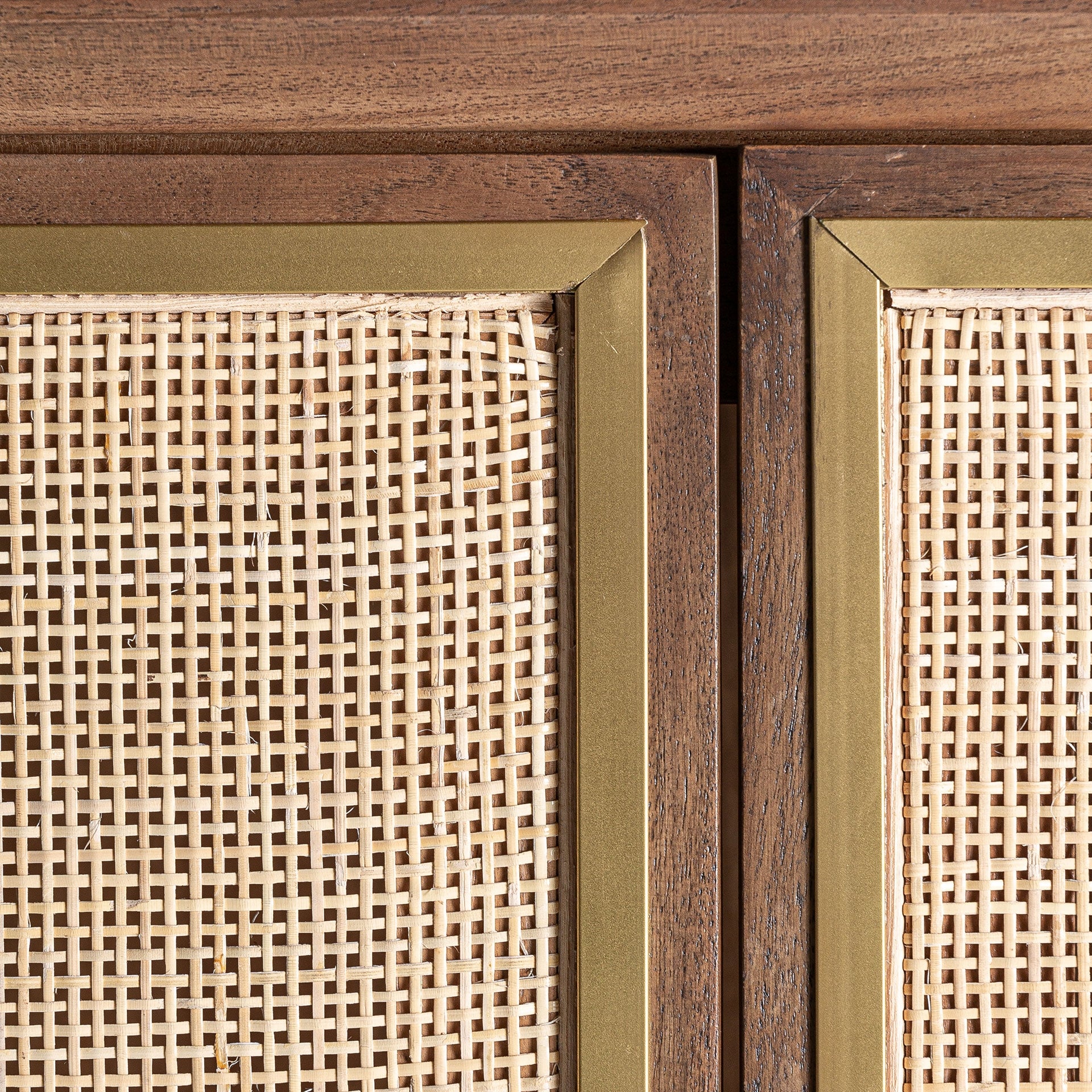 GONDORF Wardrobe in Mango Wood with Rattan