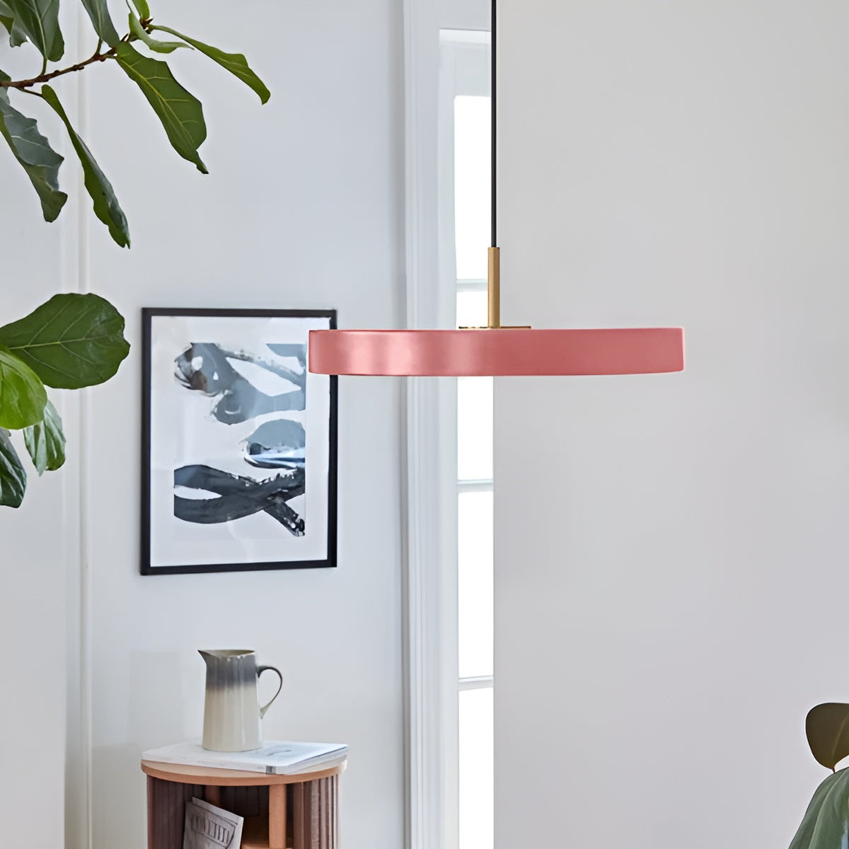 ASTERIA PLUS pendant lamp in light pink with a gold accent