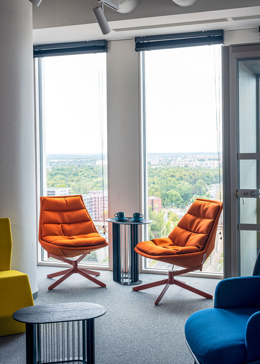 Fat Frank armchair rotary base