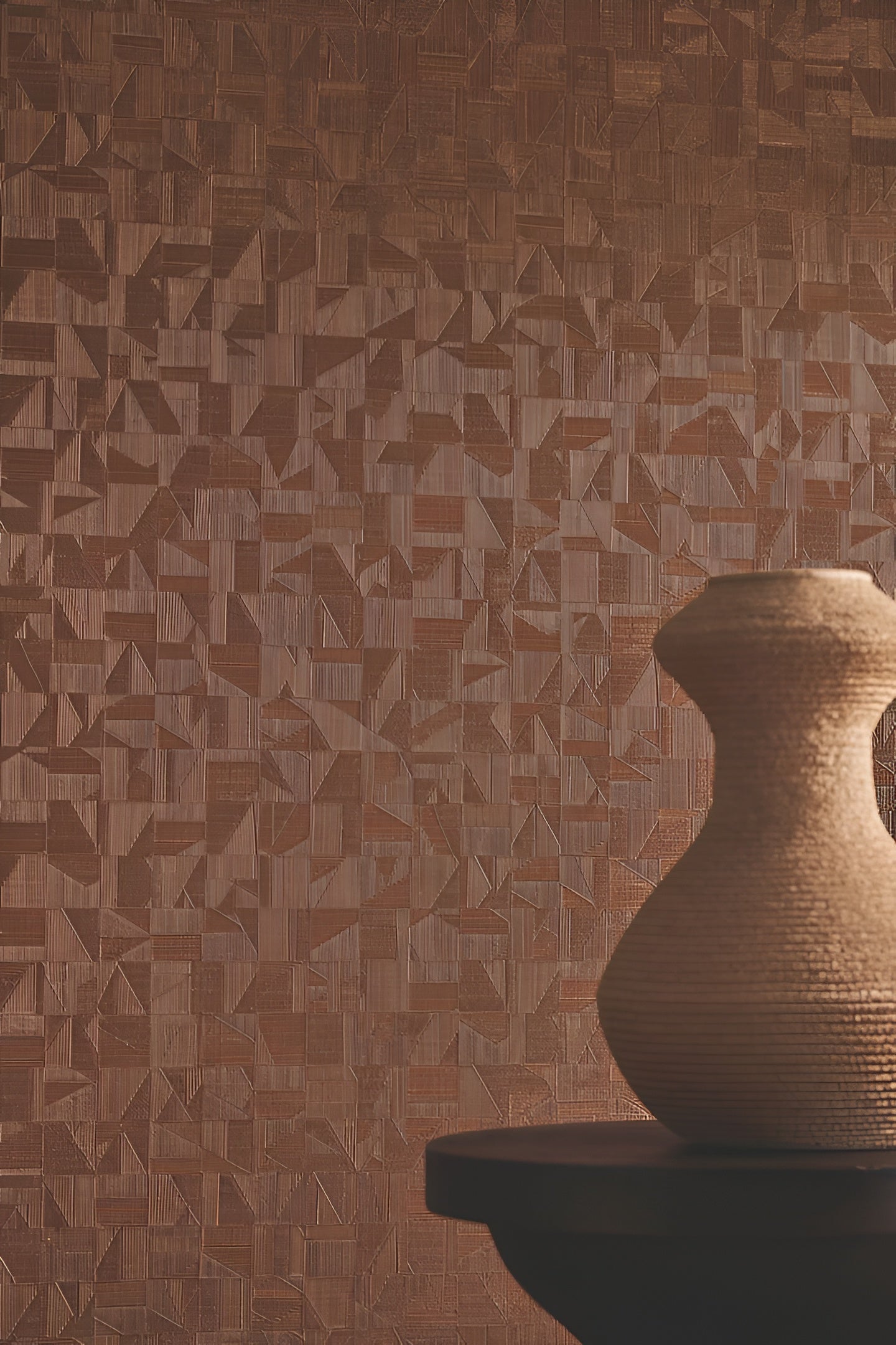 Metallic textured wallpaper with mosaic pattern TIZNIT - DORE FONCE brown with gold