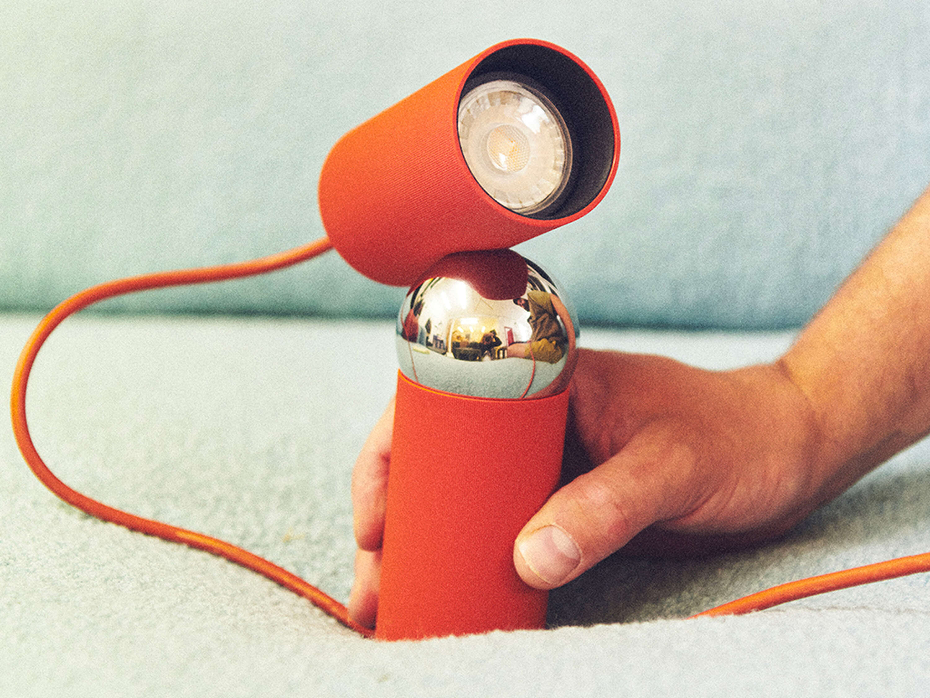 Stolní lampa BILBOQUET červená pomerančová