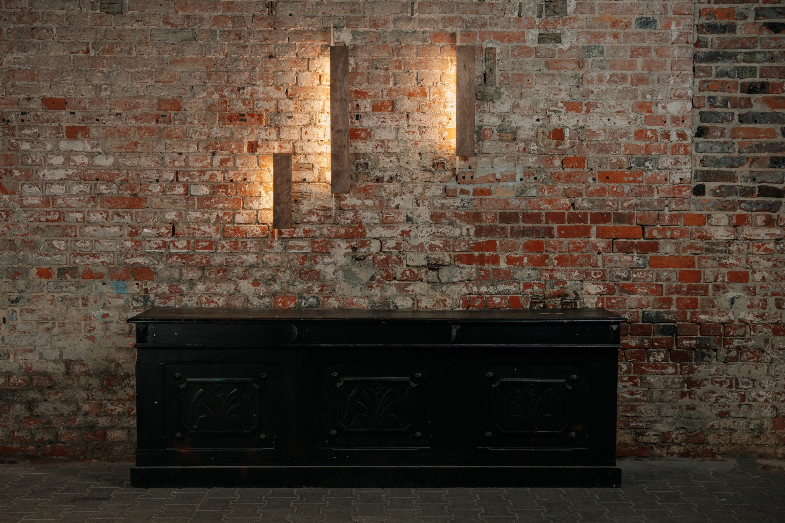 Nástěnné svítidlo BLAZE ořechové dřevo