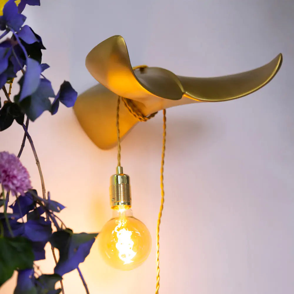 Wall lamp THE TAIL WILL FOLLOW gold