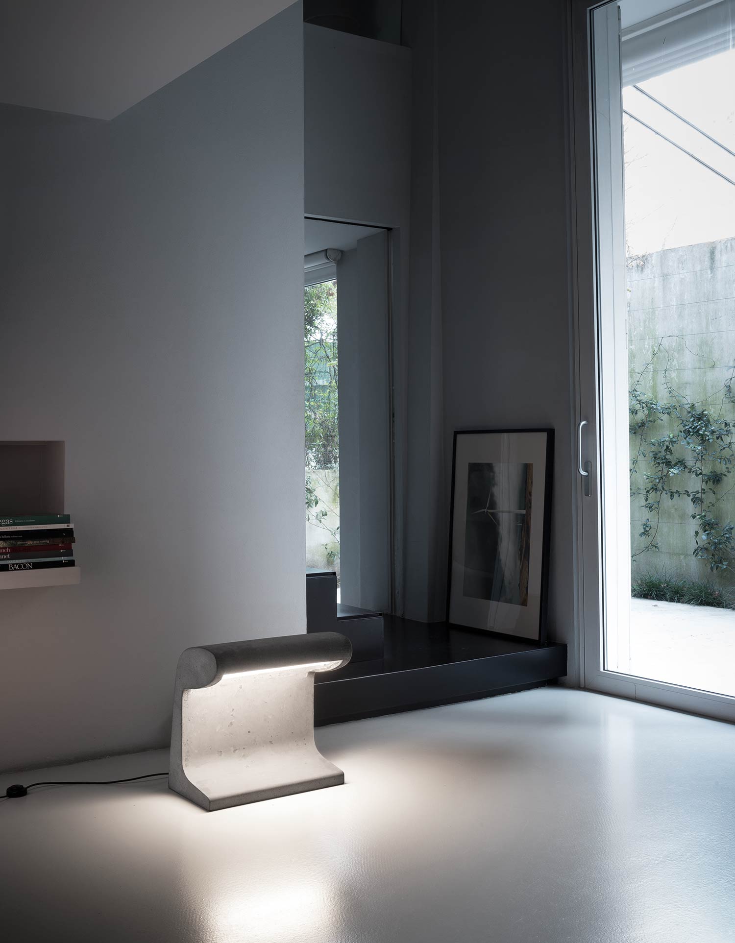 Outdoor floor lamp BORNE BÉTON concrete