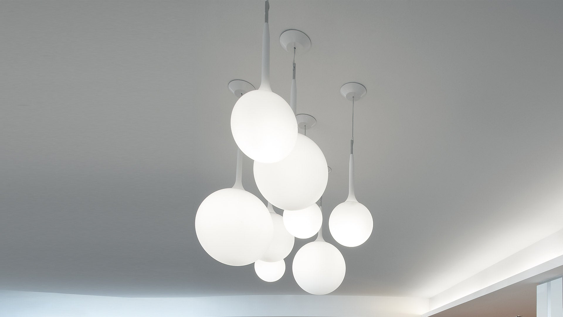 CASTORE White Pendant Lamp