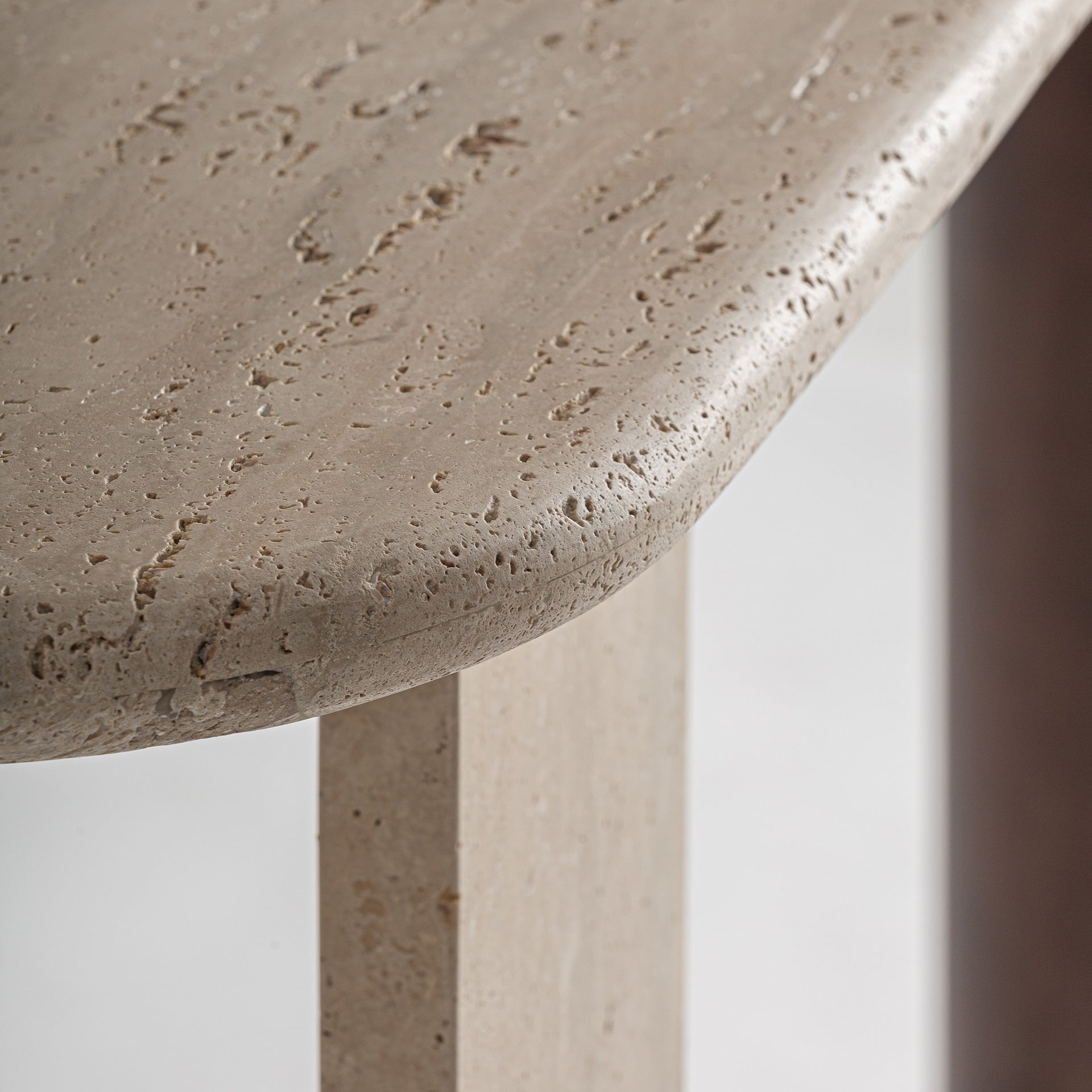 CLARE Console Travertine