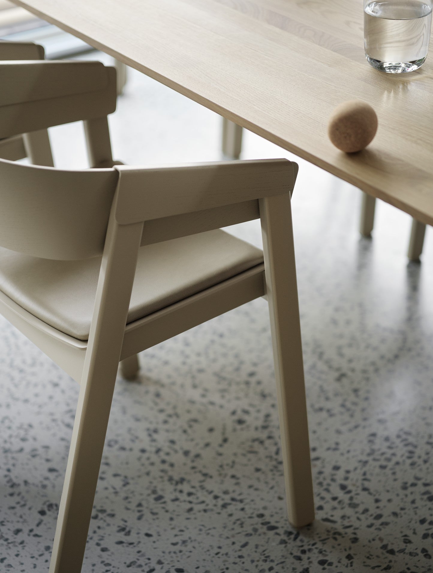 COVER Armchair with Armrests - Customizable with Dark Beige Base