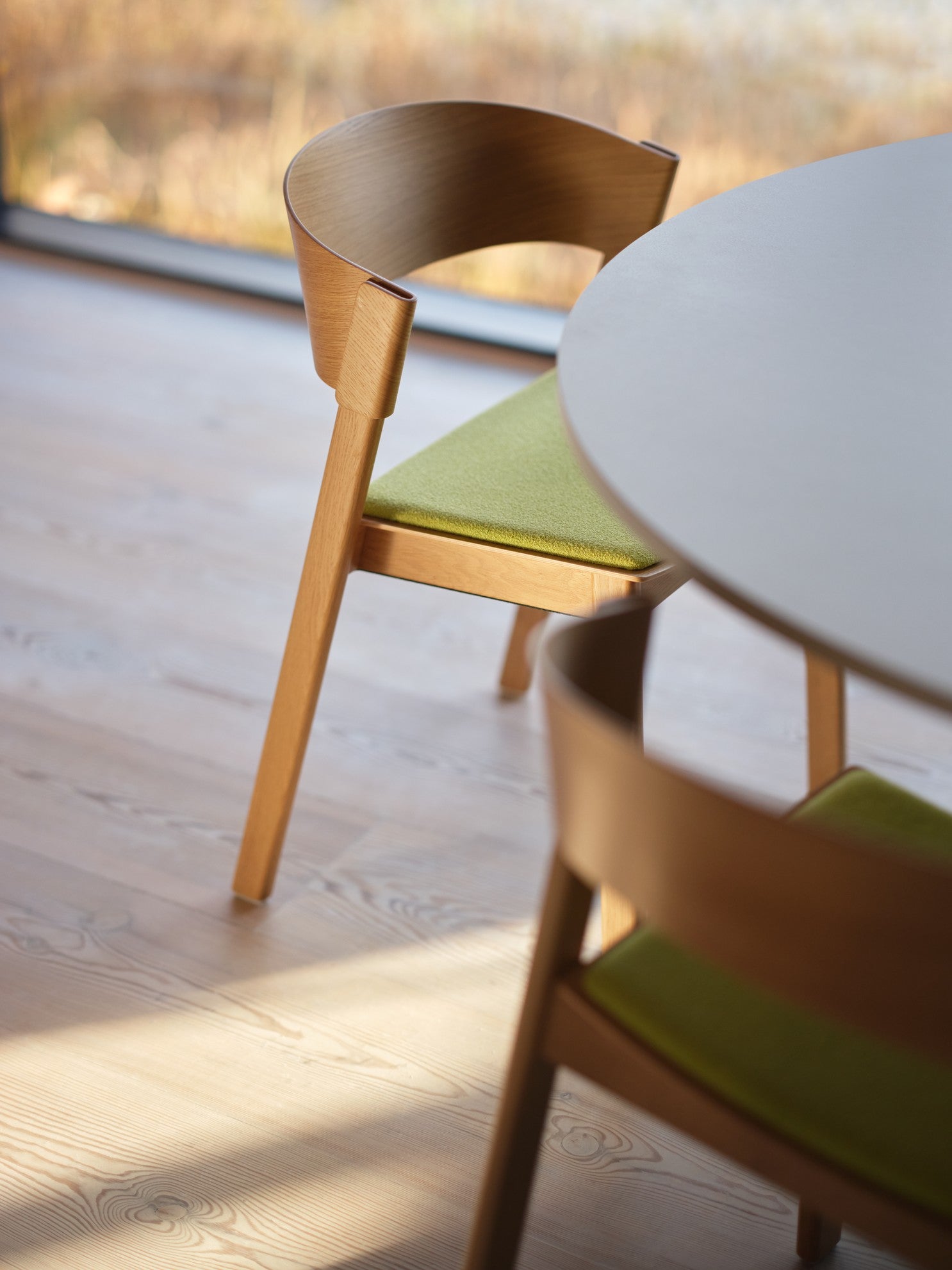 COVER Chair - Customizable with Black Base