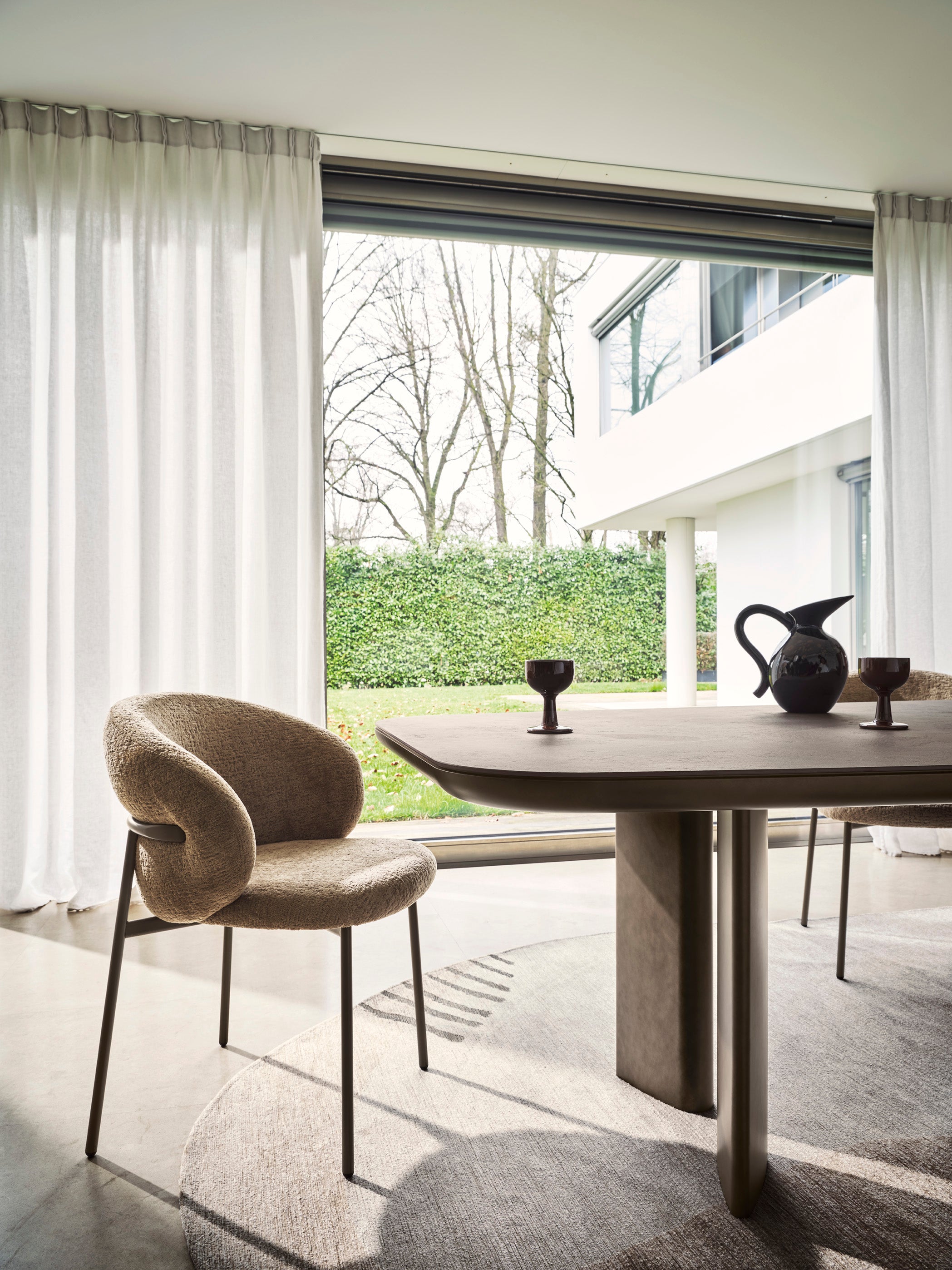 Stůl SANDY hnědá deska s hnědým kartáčovaným podstavcem