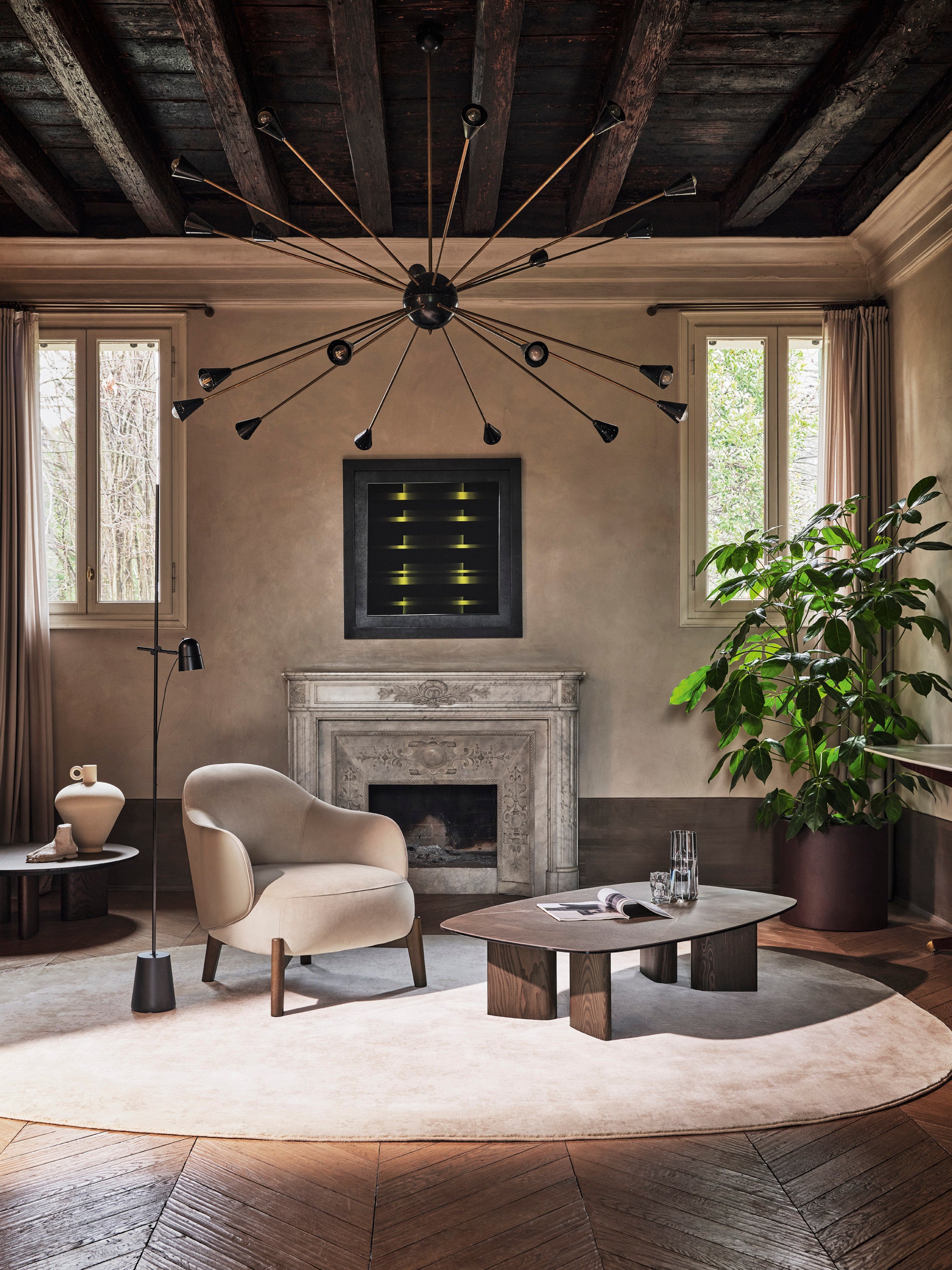 Kulatý konferenční stolek SANDY hnědá keramika s tmavým dřevěným podstavcem