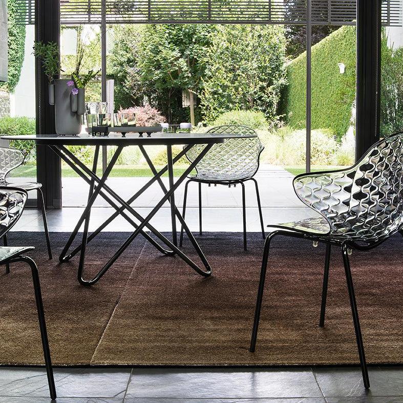 SAINT TROPEZ chair with pink seat and golden metal base