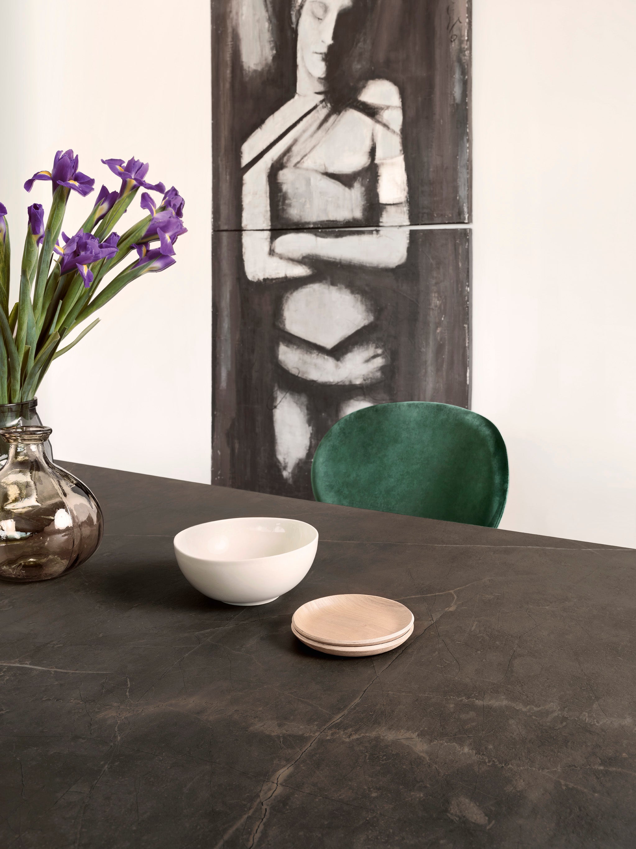 Rozkládací stůl STREAM s hnědou deskou a hnědým podstavcem