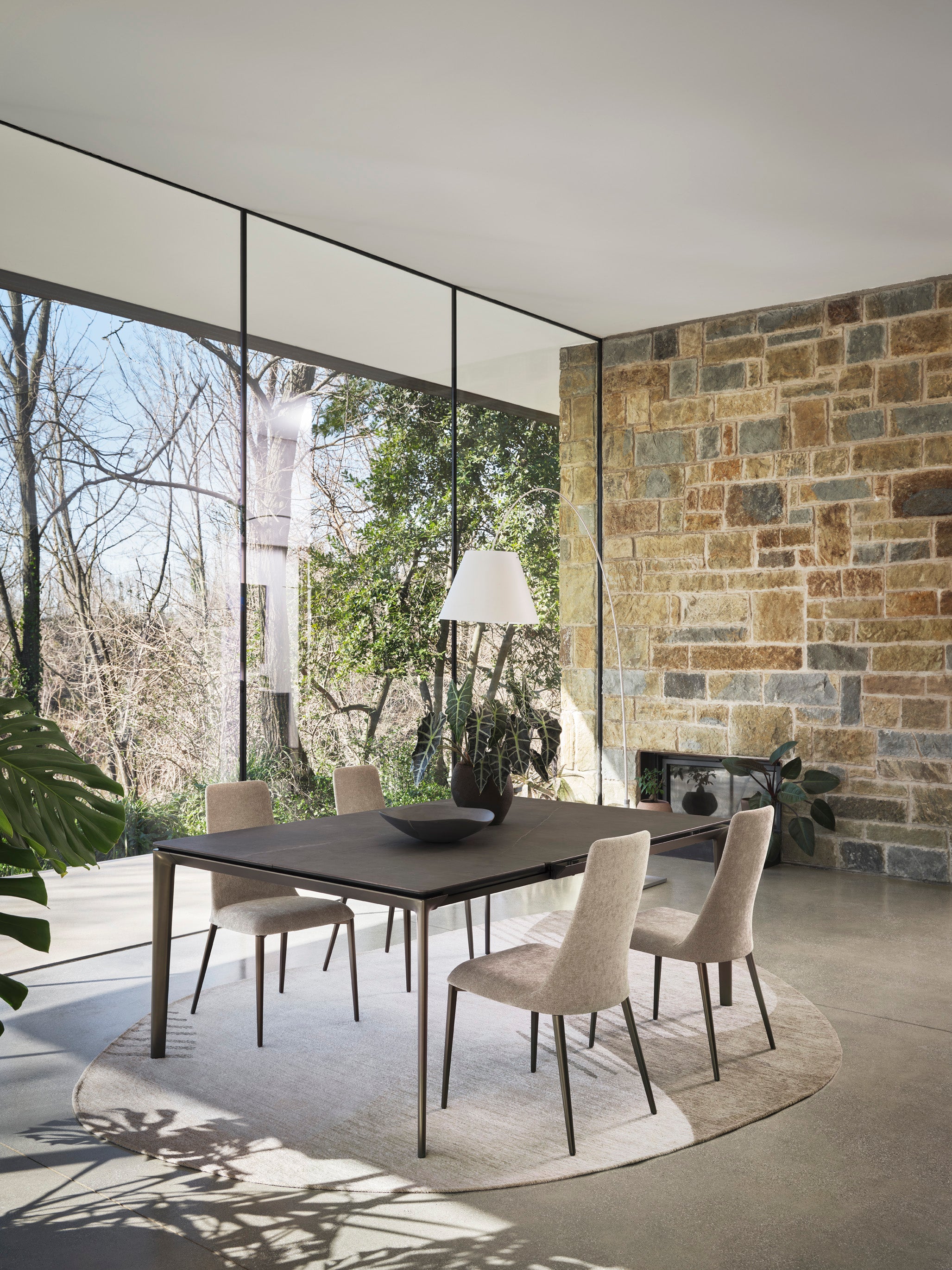 ETOILE upholstered chair with a black metal base