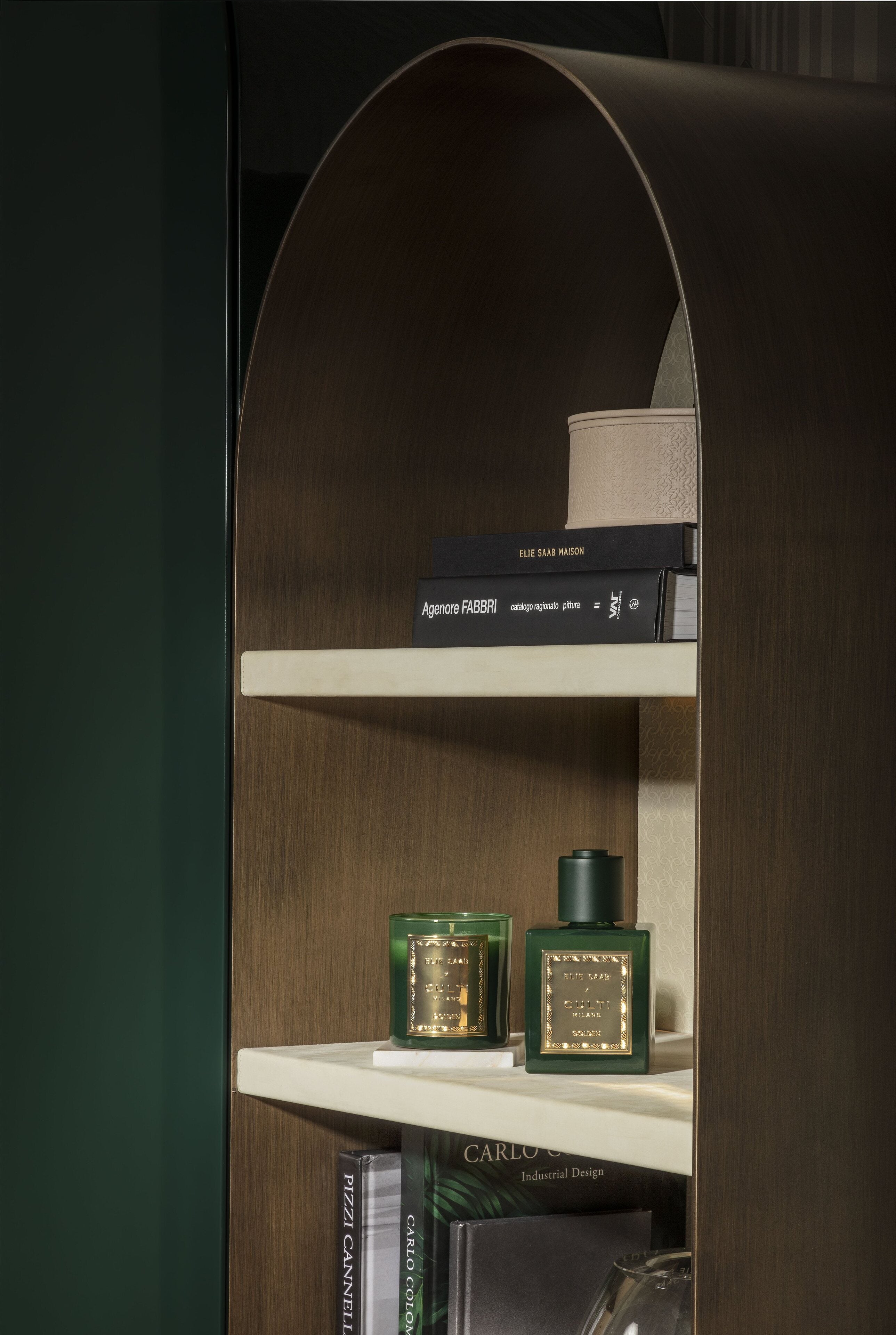 GOLDEN fragrance diffuser with notes of bitter orange, mandarin, ginger, orange blossom, and cedar.