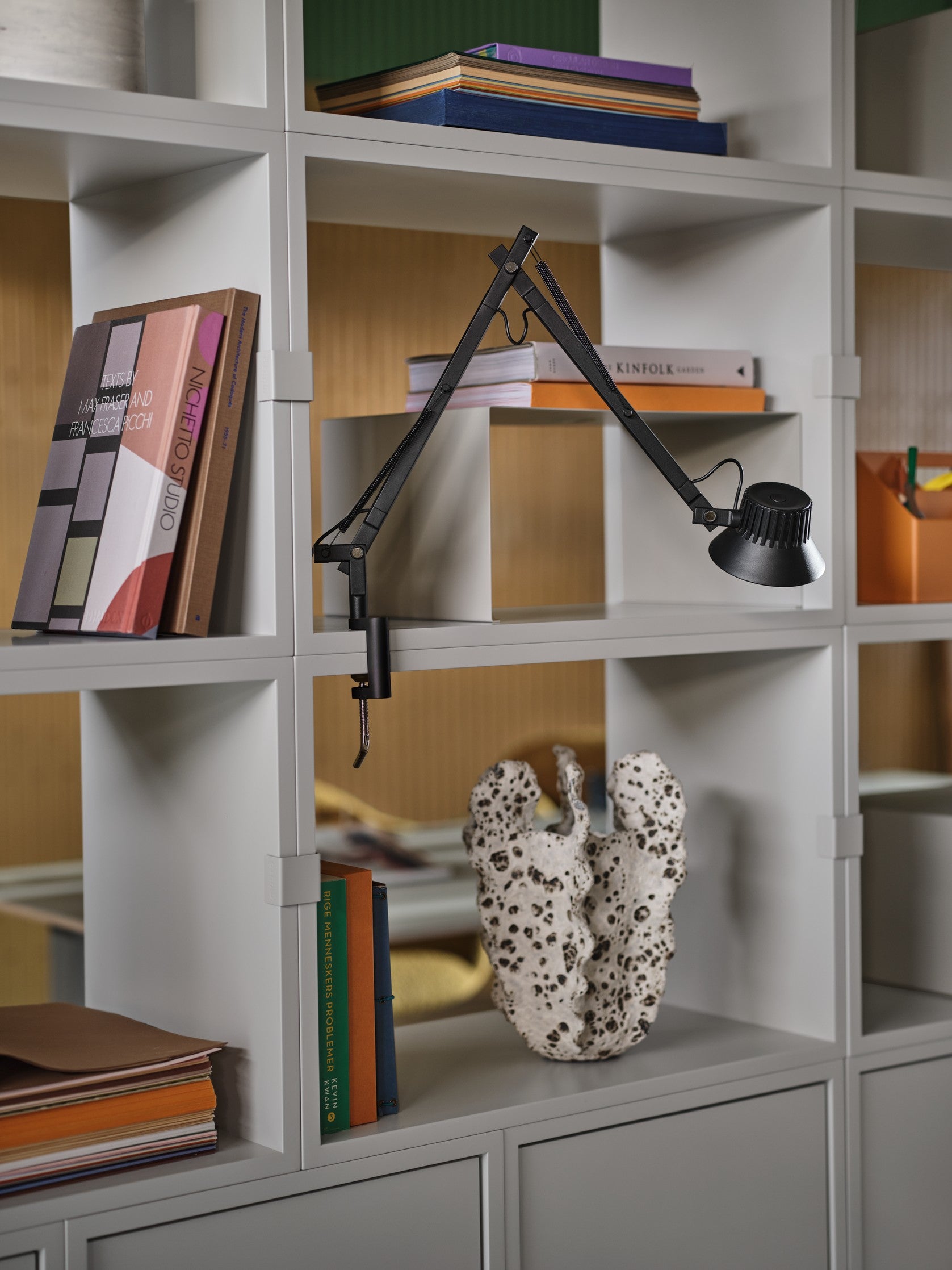 Regulovatelná stolní lampa DEDICATE černá