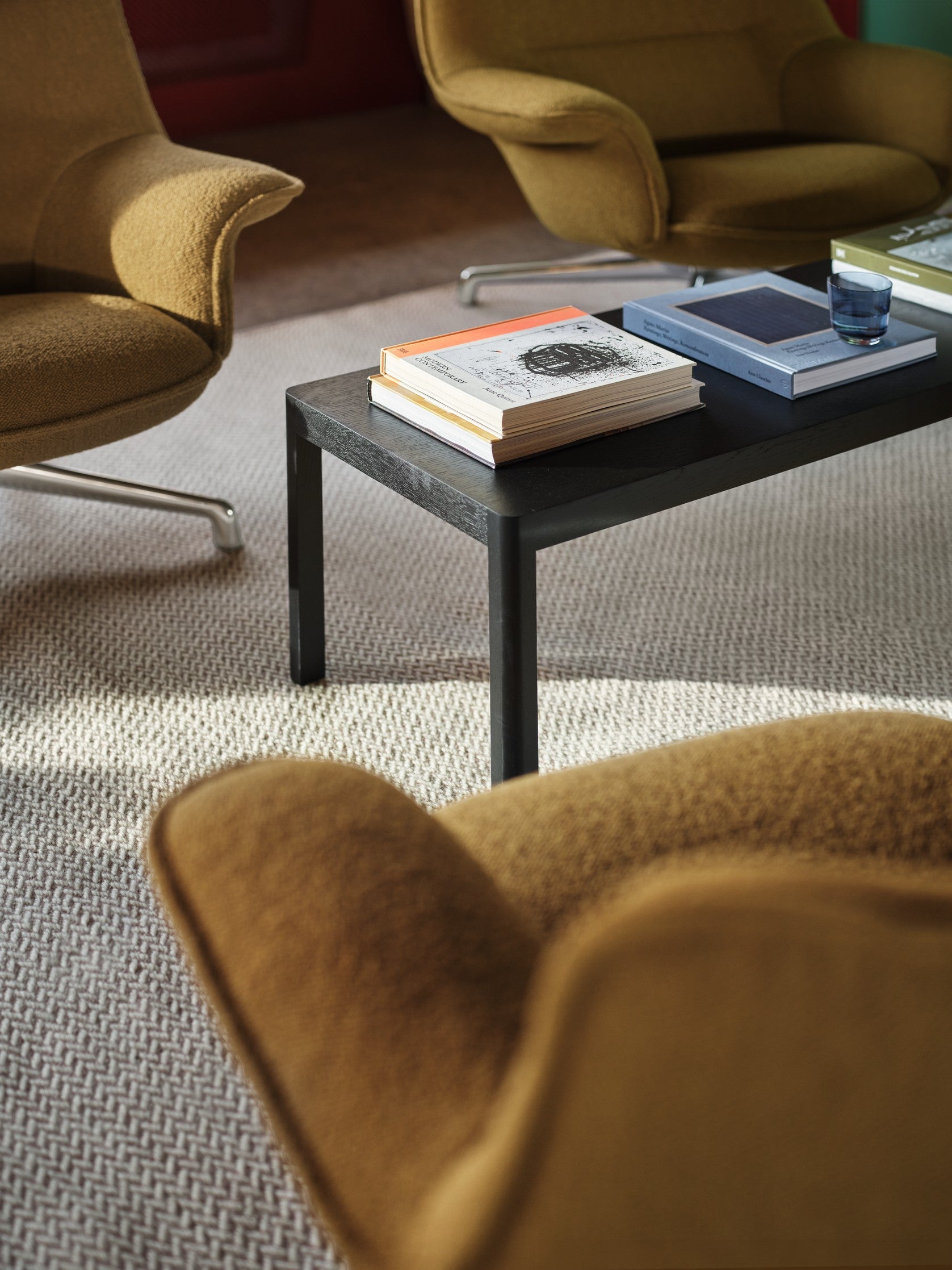 DOZE LOW Customized Swivel Armchair