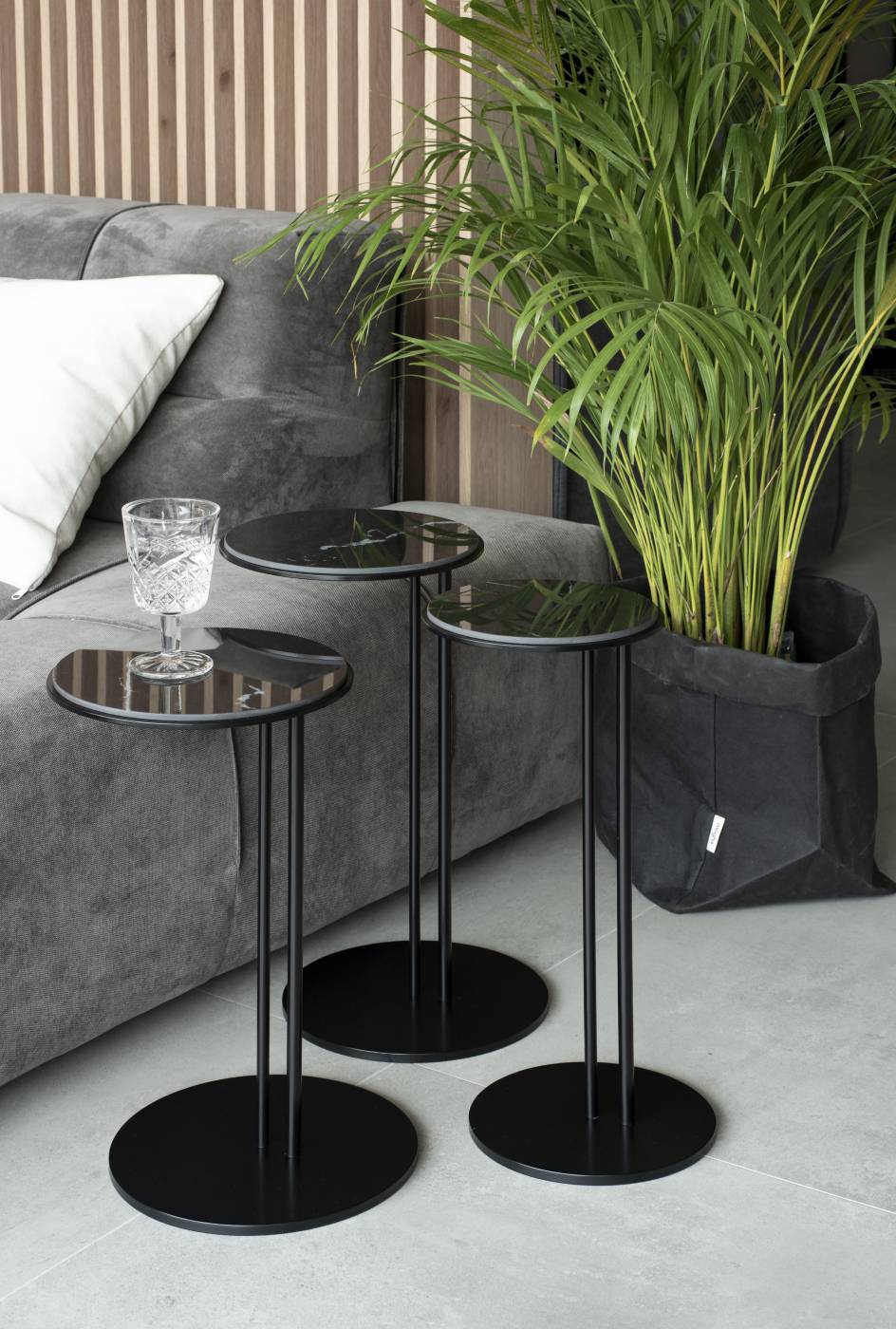 Stolik kawowy MINEVA spiek kwarcowy Negro Rosanero    Eye on Design