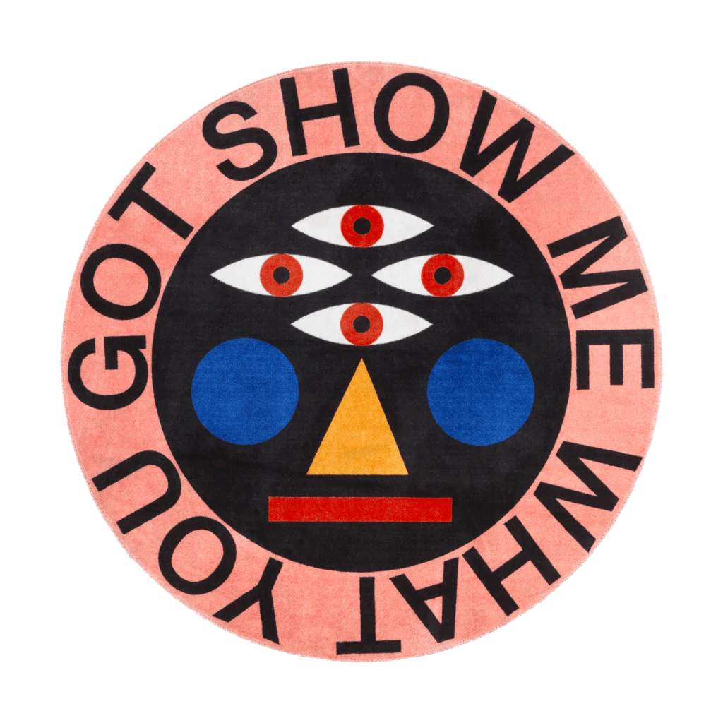 Dywan okrągły SHOW ME WHAT YOU GOT różowy Qeeboo    Eye on Design