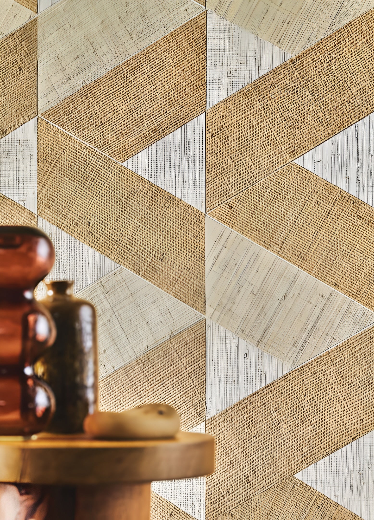 Natural wallpaper with a geometric pattern made of raffia SOLAL - NATUREL light brown with beige