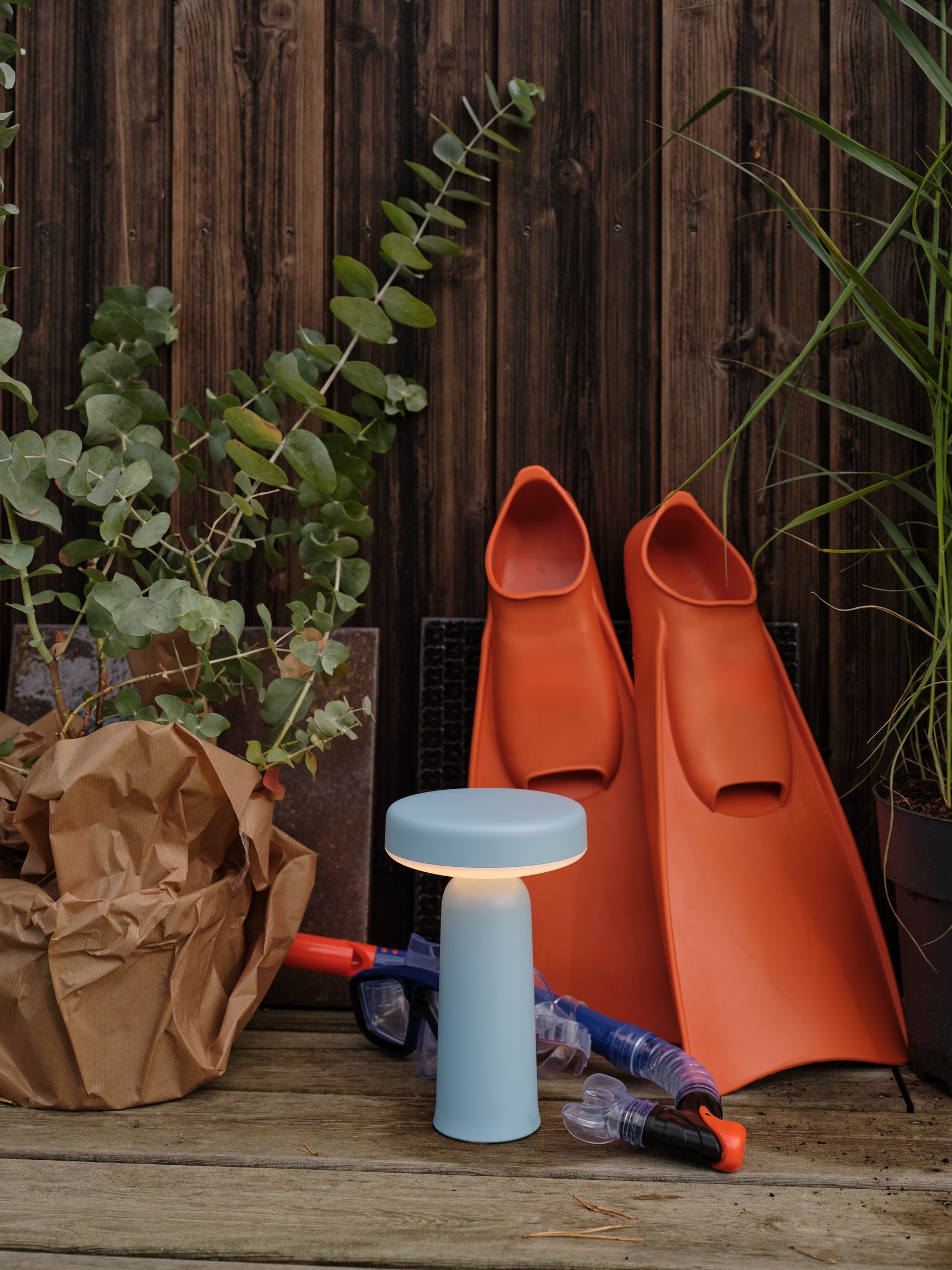Portable outdoor lamp EASE blue