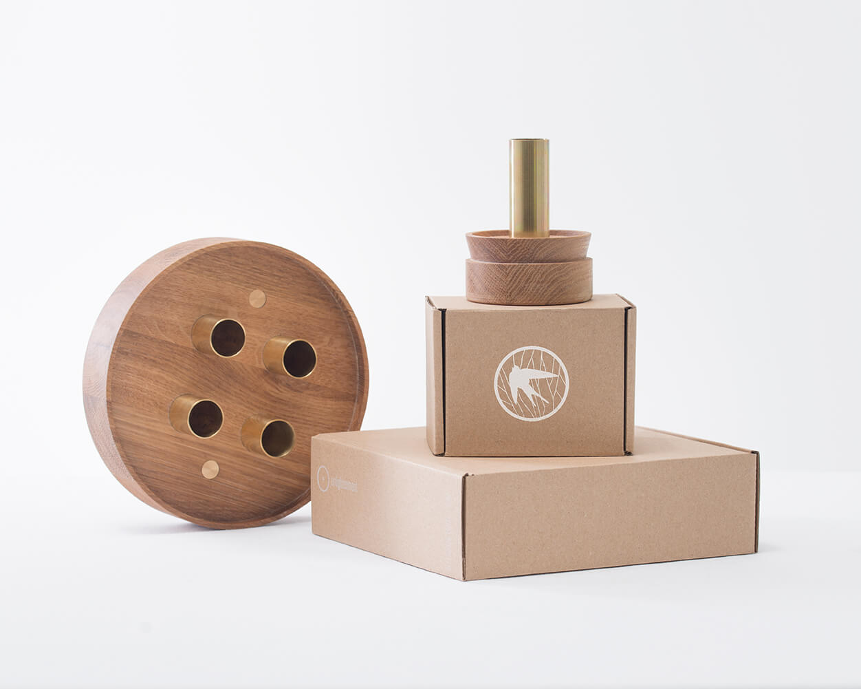 Svícen OSVÍCENÍ 4 dub s mosazí