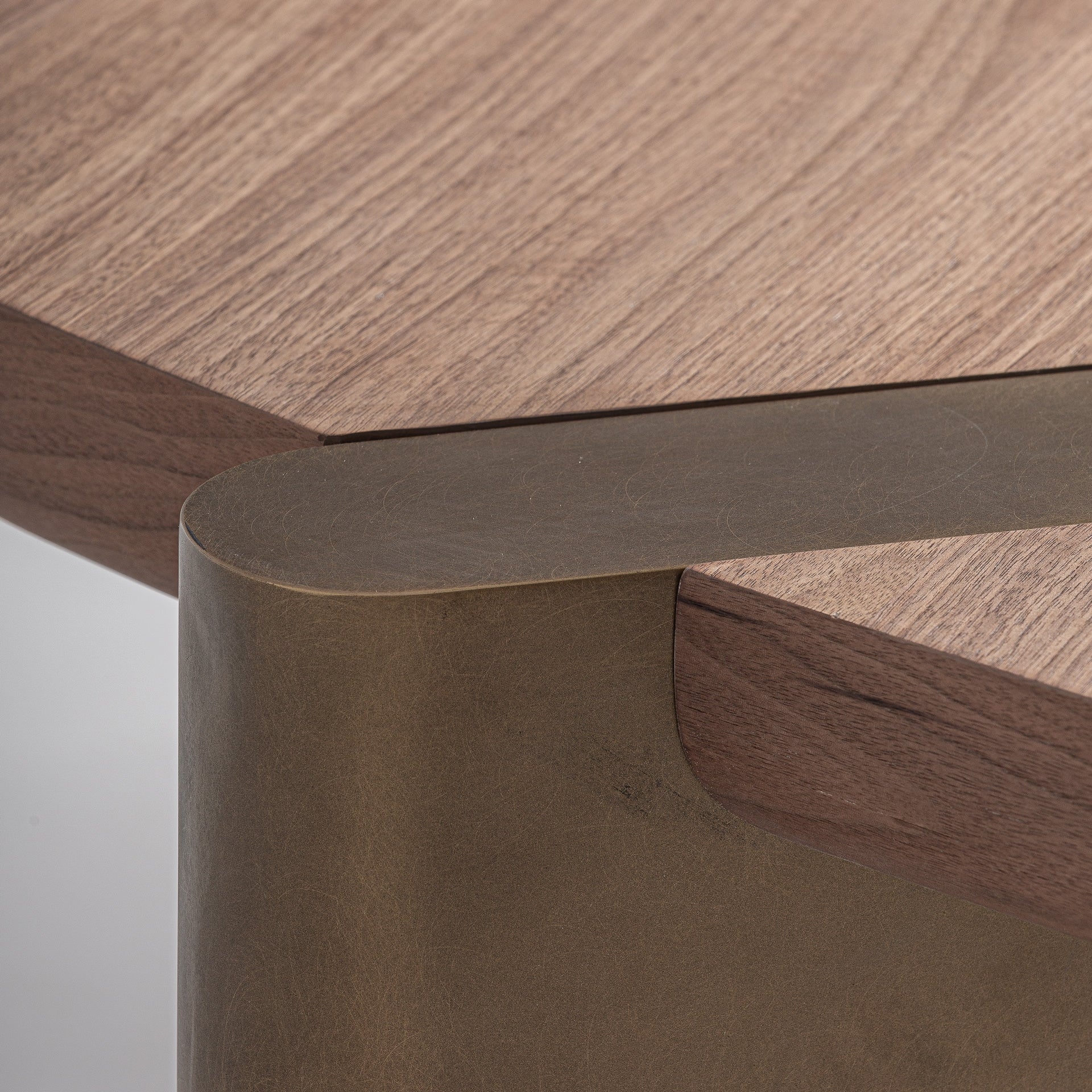 LAUSANA Desk walnut veneer