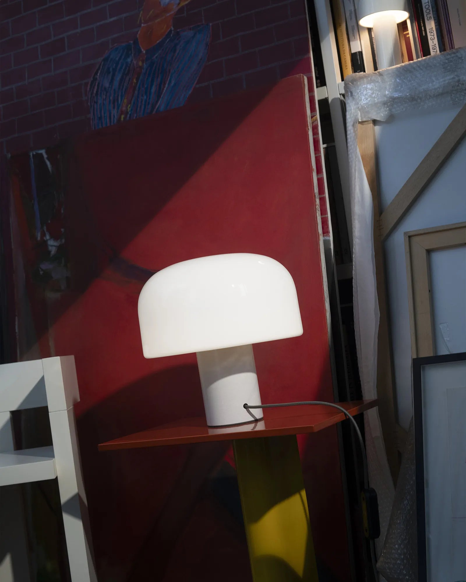 Lampa stołowa BELLHOP T biały