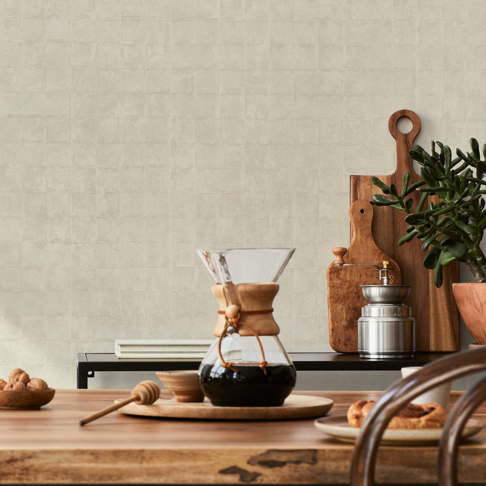 Tapeta se strukturou imitující dlaždice FAENZA - IVOIRE slonová kost