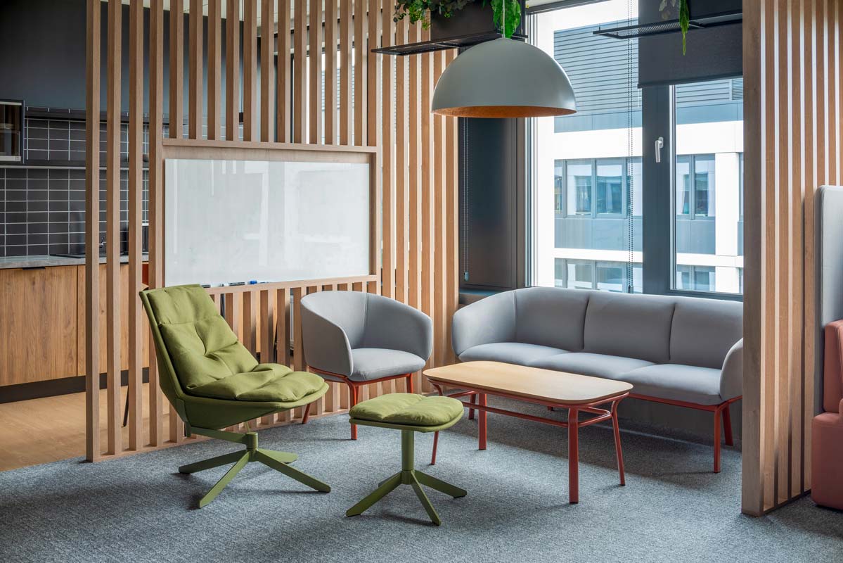 Fat Frank armchair rotary base