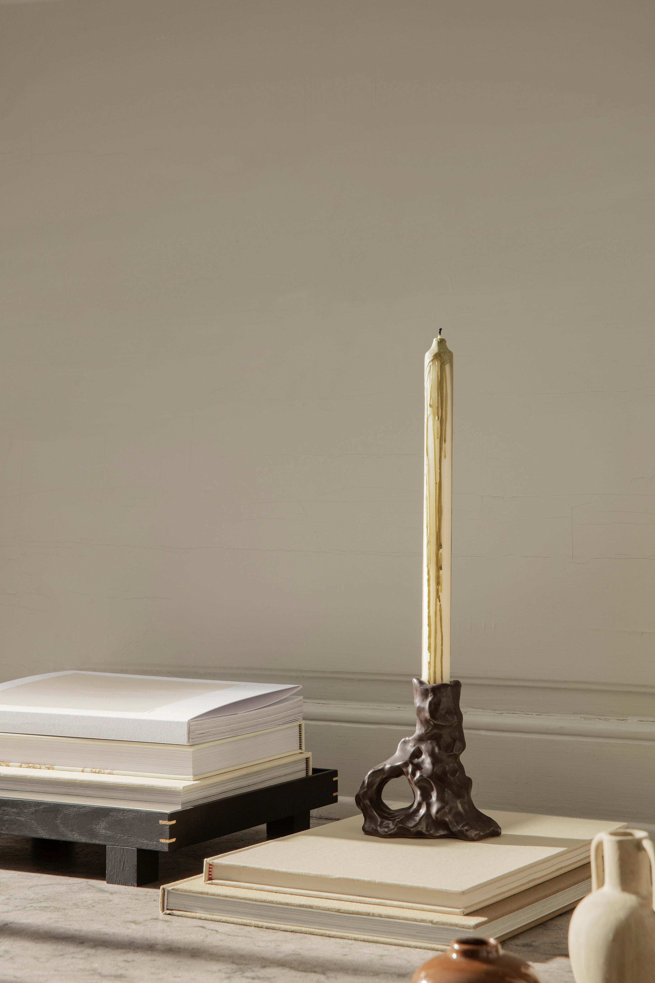 DITO brown candlestick