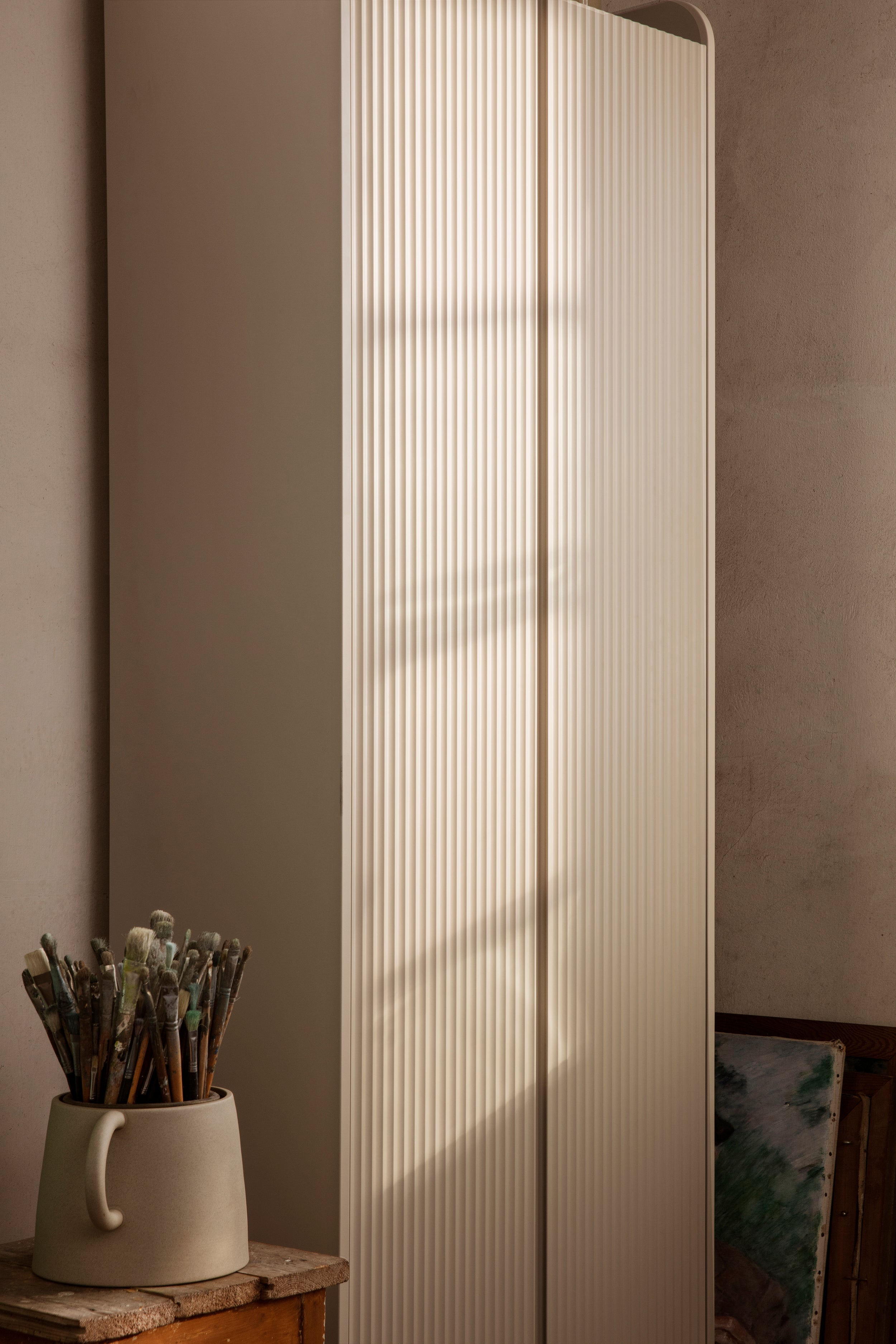 Vysoká skříň SILL CUPBOARD 2-dveřová béžová