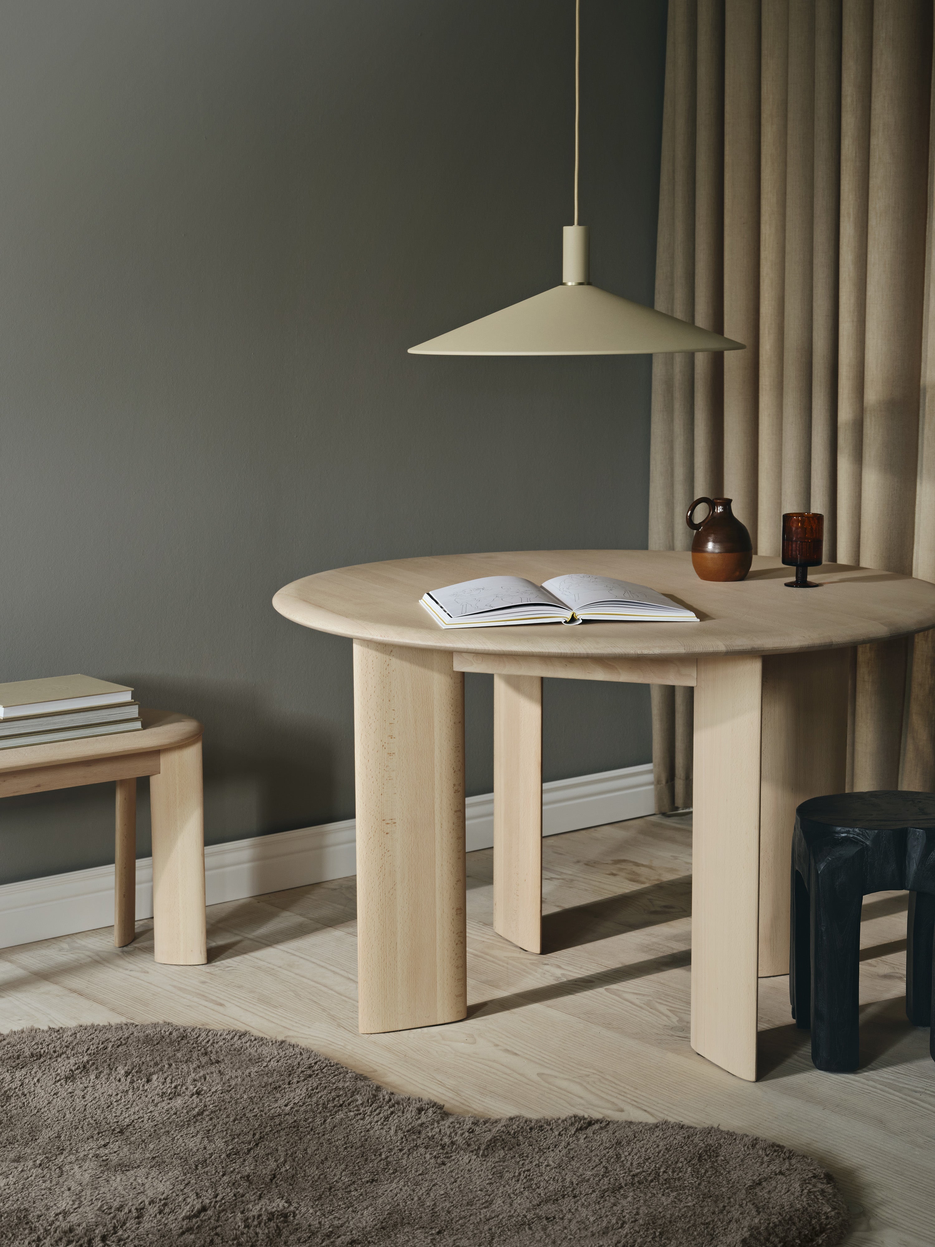 Round table bevel bleached oak