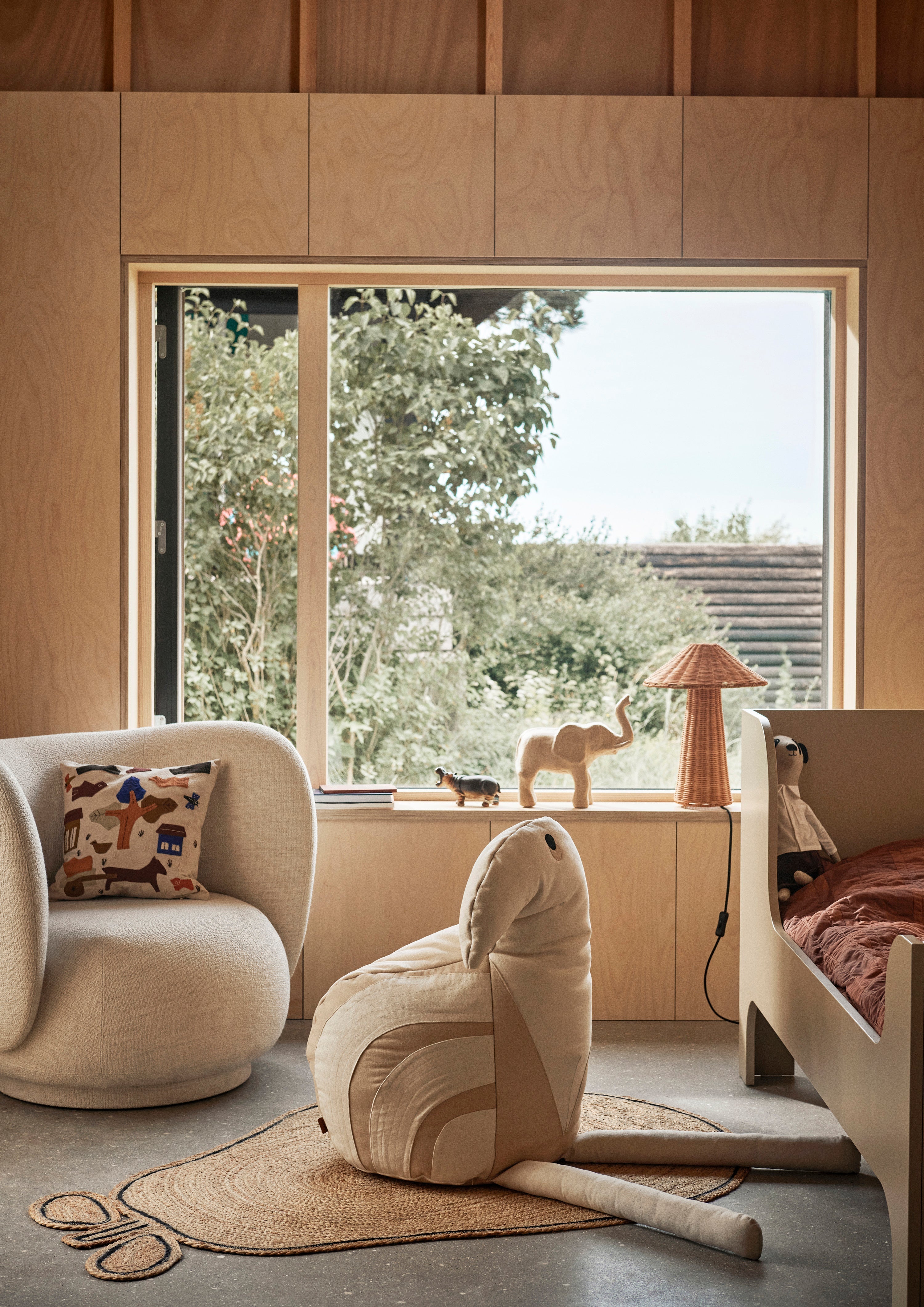 Křeslo RICO LOUNGE vlněný boucle karamelový