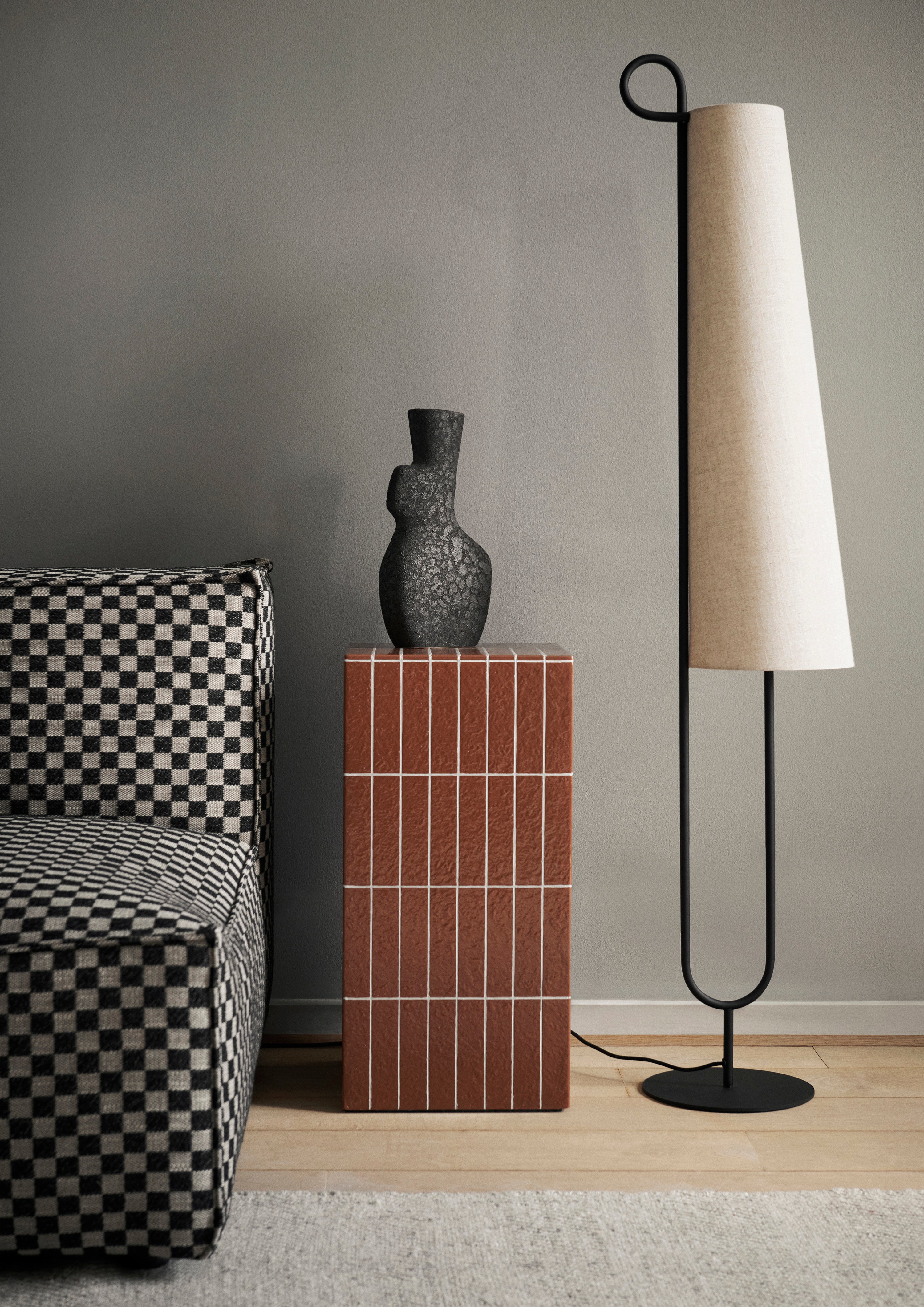 PILLAR PEDESTAL side table brown concrete