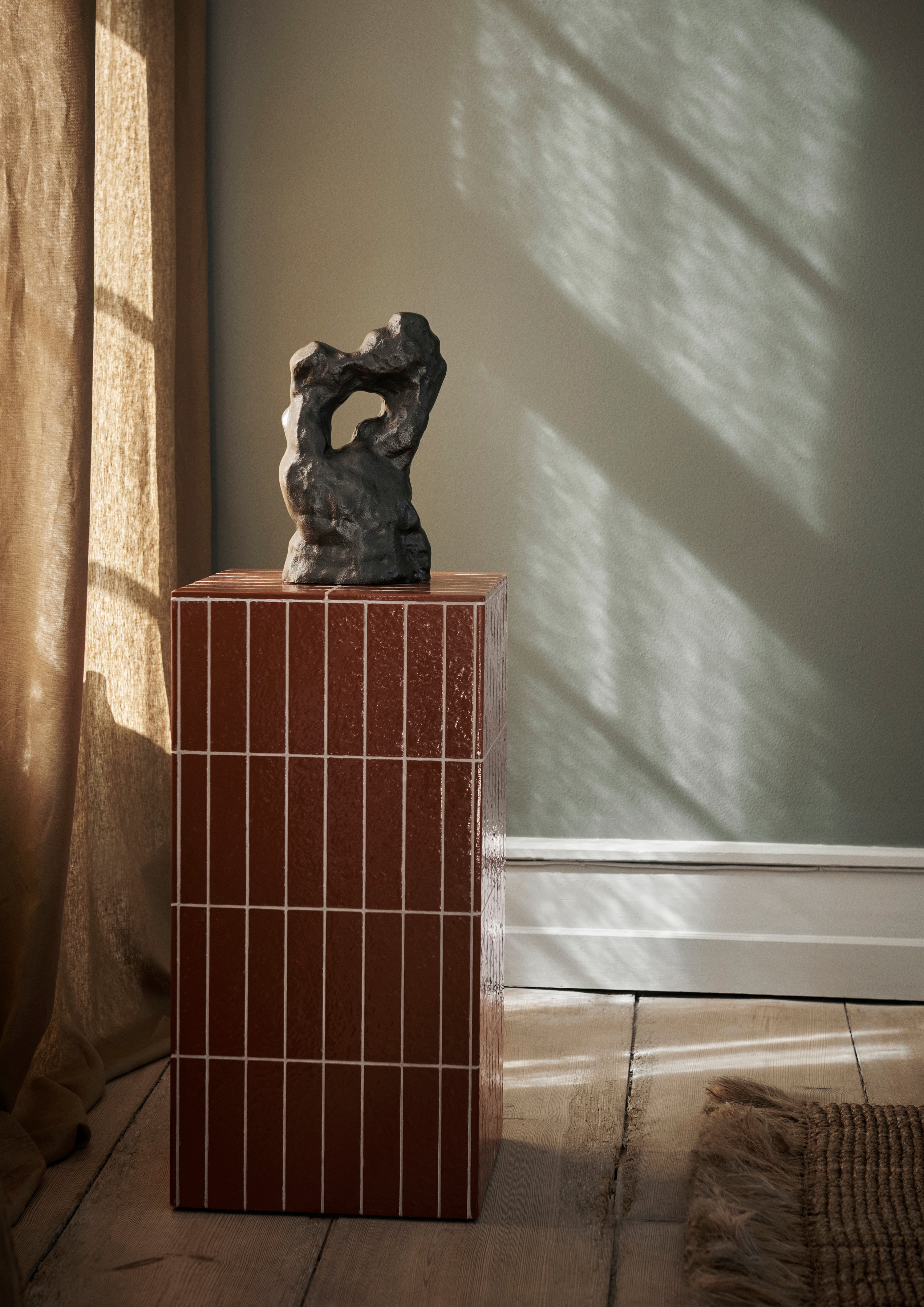 PILLAR PEDESTAL side table brown concrete