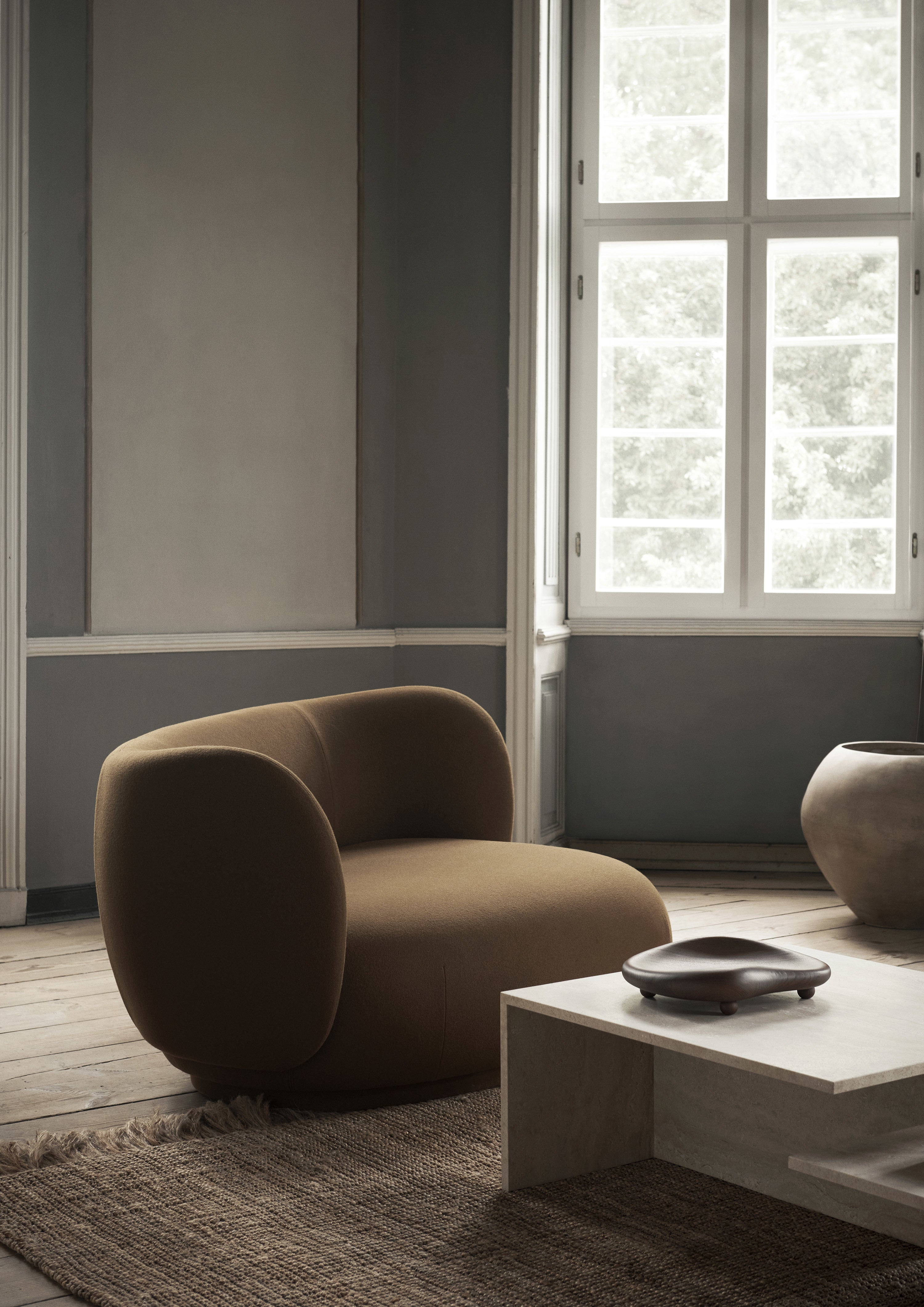 CAIRN CENTREPIECE decorative tray dark brown ash wood