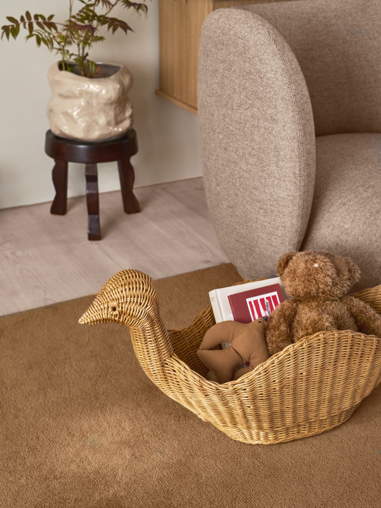 STILLE caramel rug