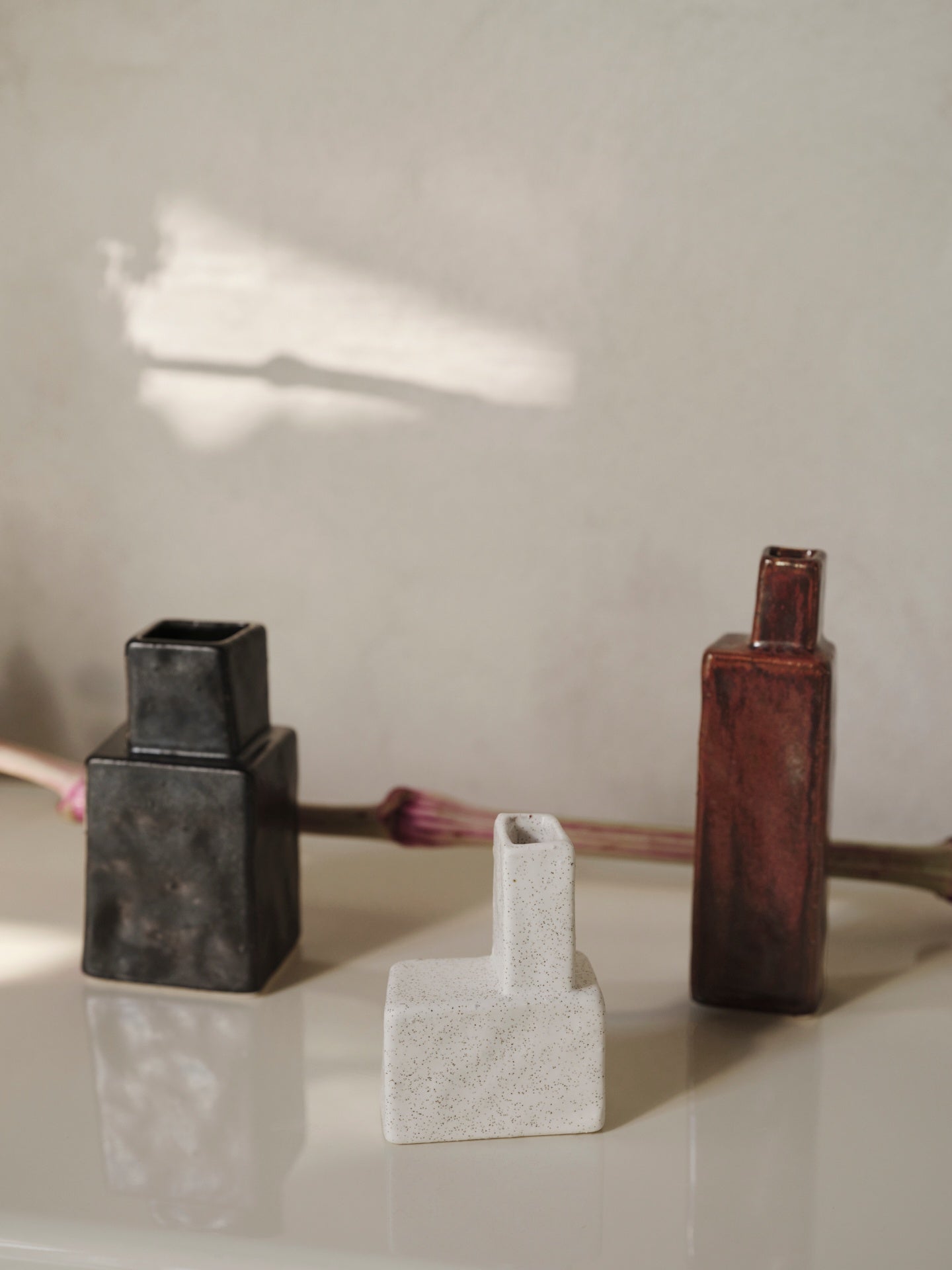 KOA vase broken white