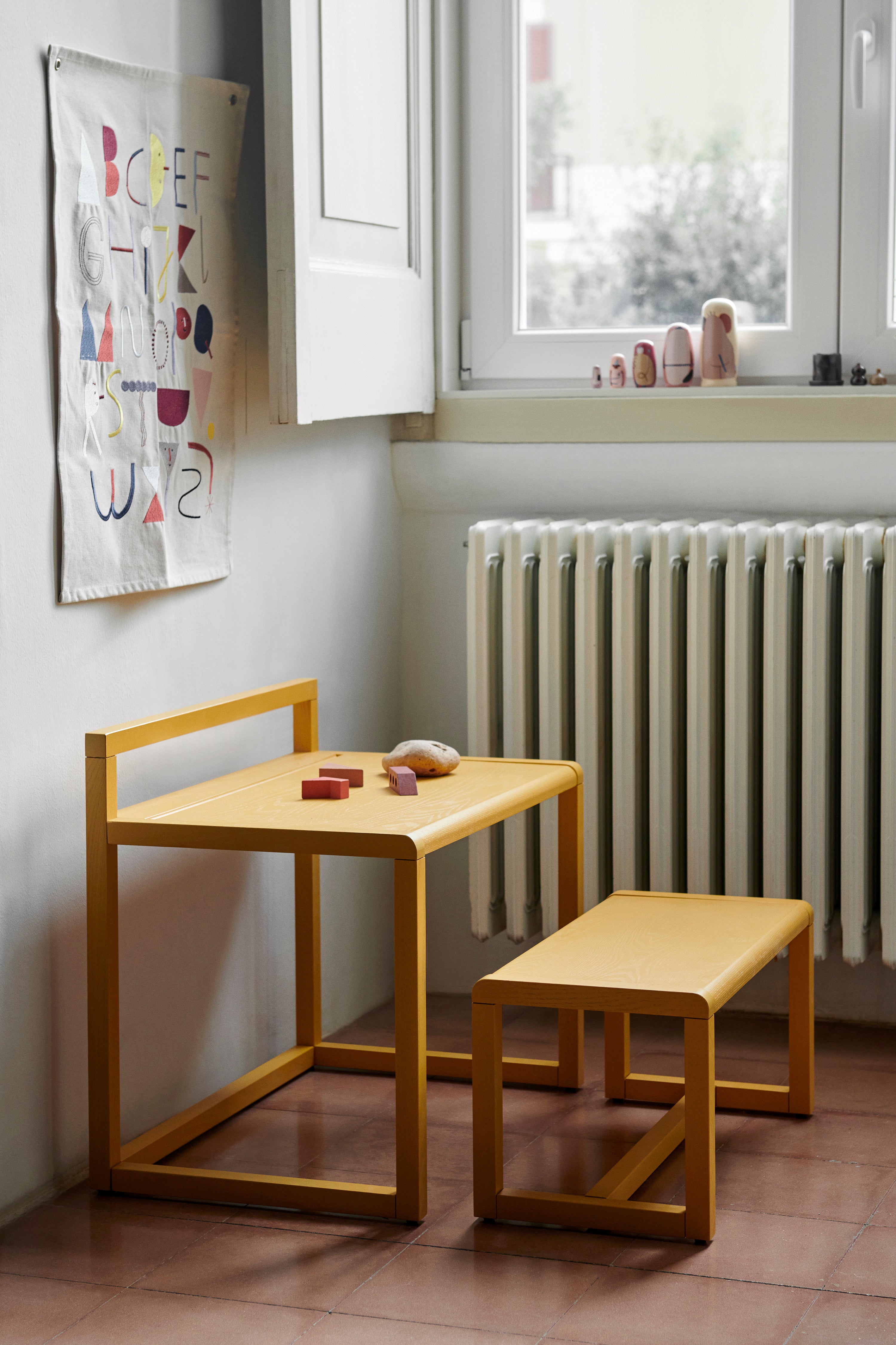 Dětský stůl MALÝ ARCHITEKT žlutý