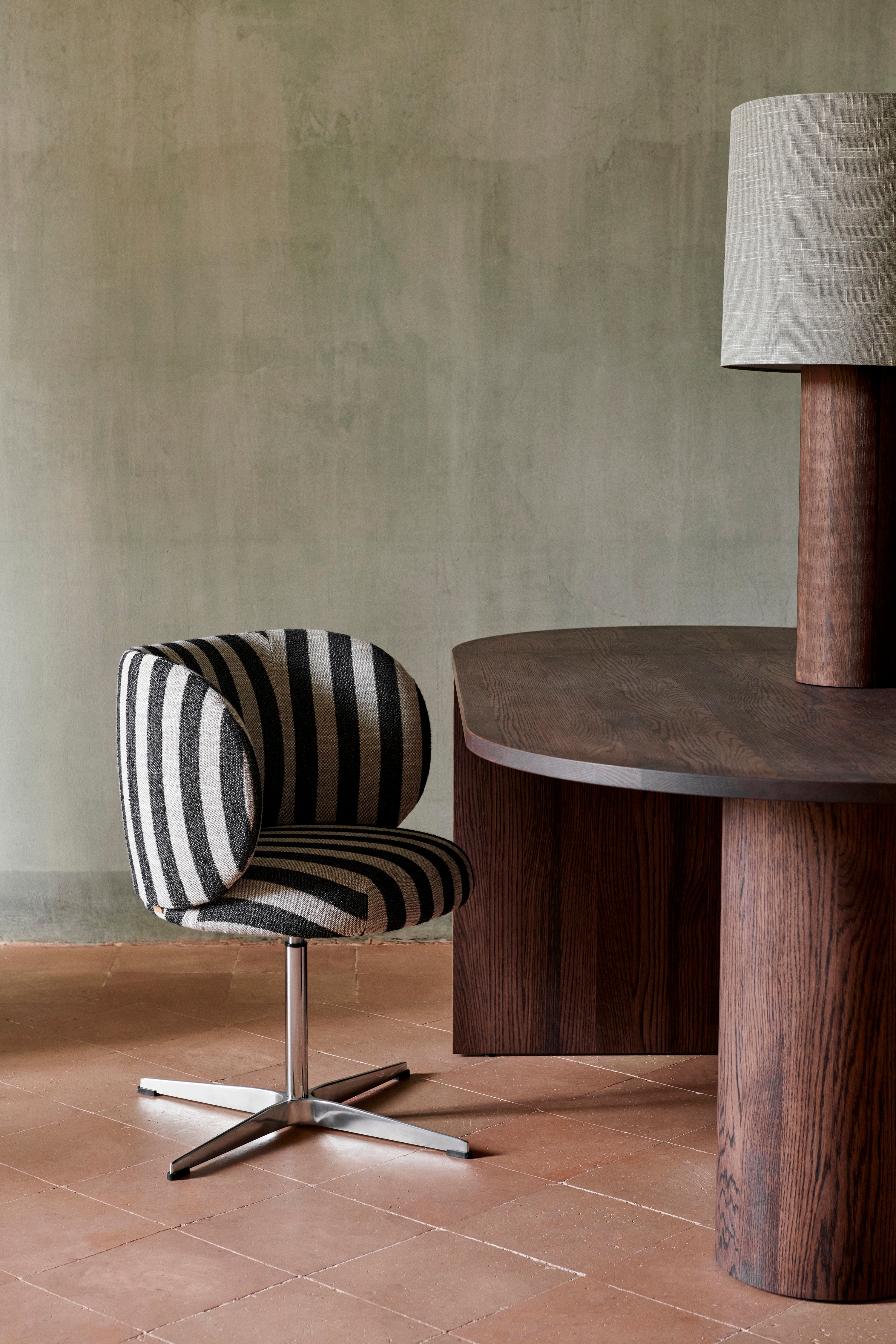 Kancelářská židle s područkami na kolečkách RICO CASTORS Louisiana písková s lámavou bílou