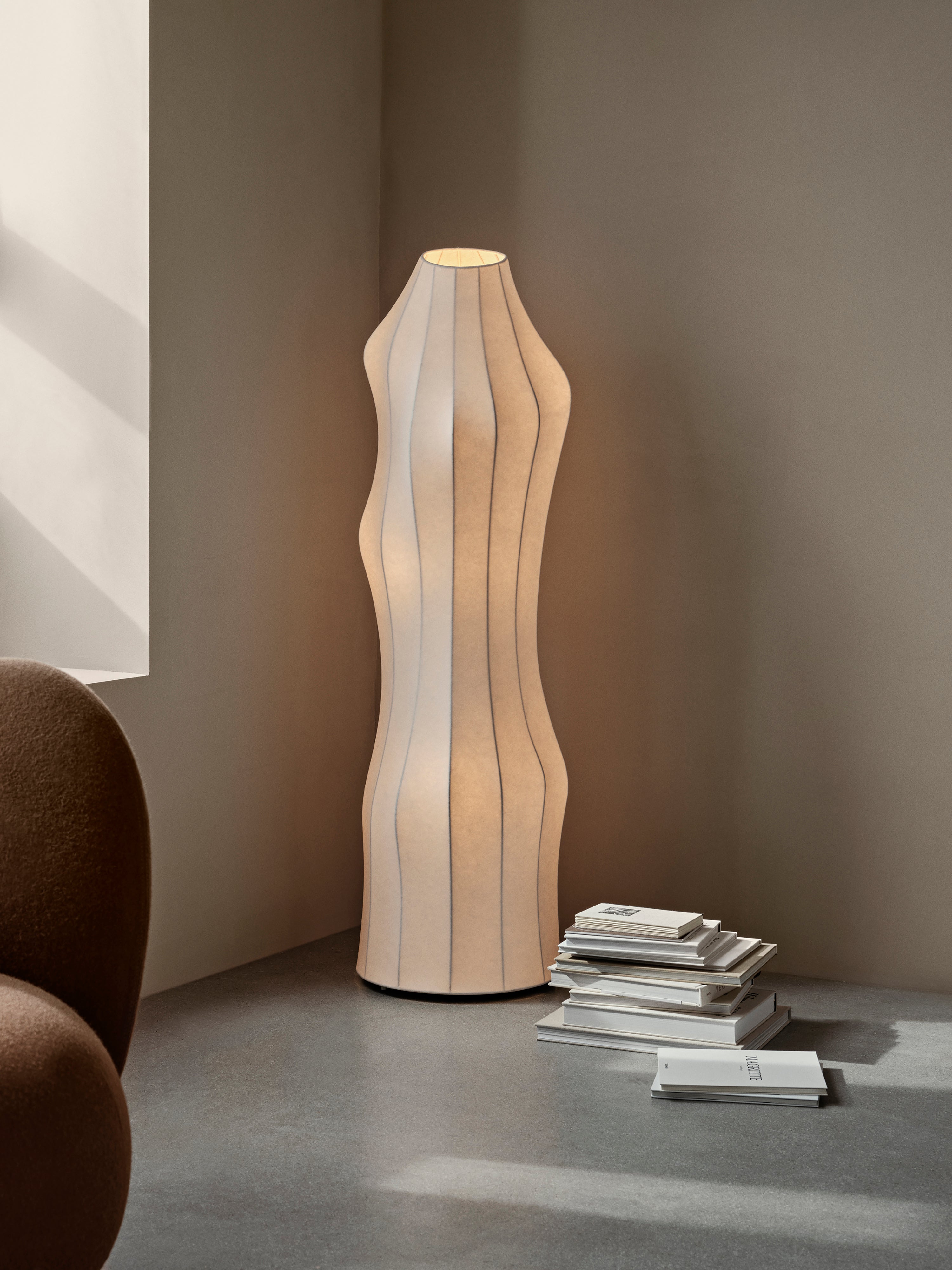 Stojací lampa DAE bílá