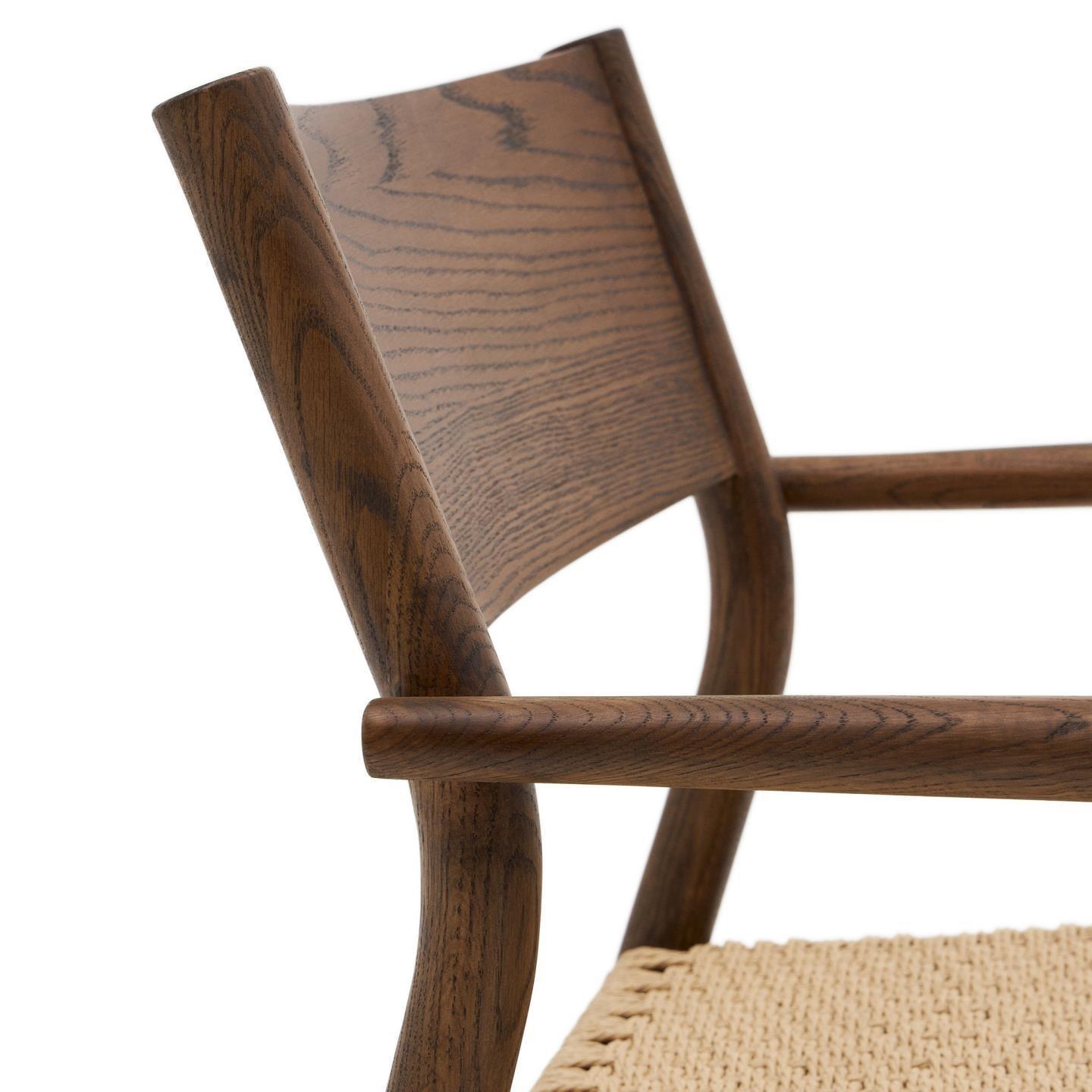 Fotel YALIA orzechowe drewno dębowe La Forma    Eye on Design