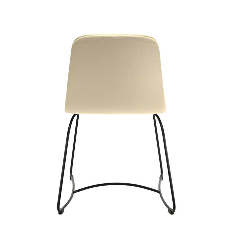 HIPS AM-1802/1 UPHOLDERAGE chair