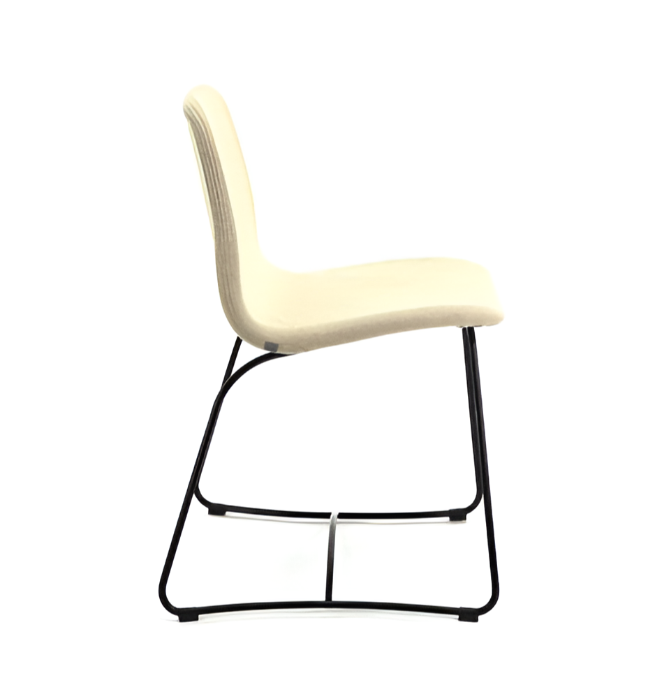 HIPS AM-1802/1 UPHOLDERAGE chair